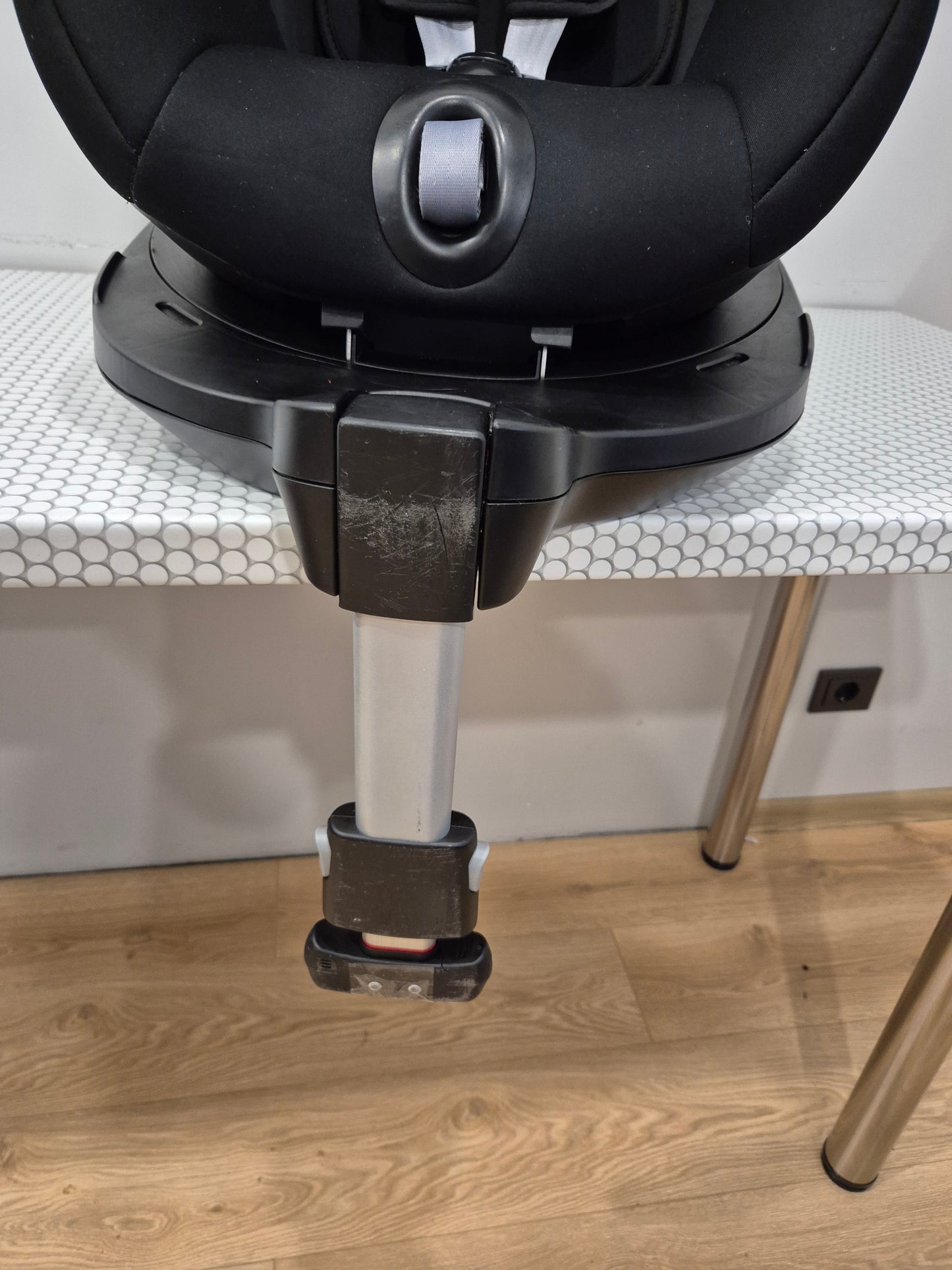 Britax DualFix3 i-Size su Flex Base IsoFix baze.
