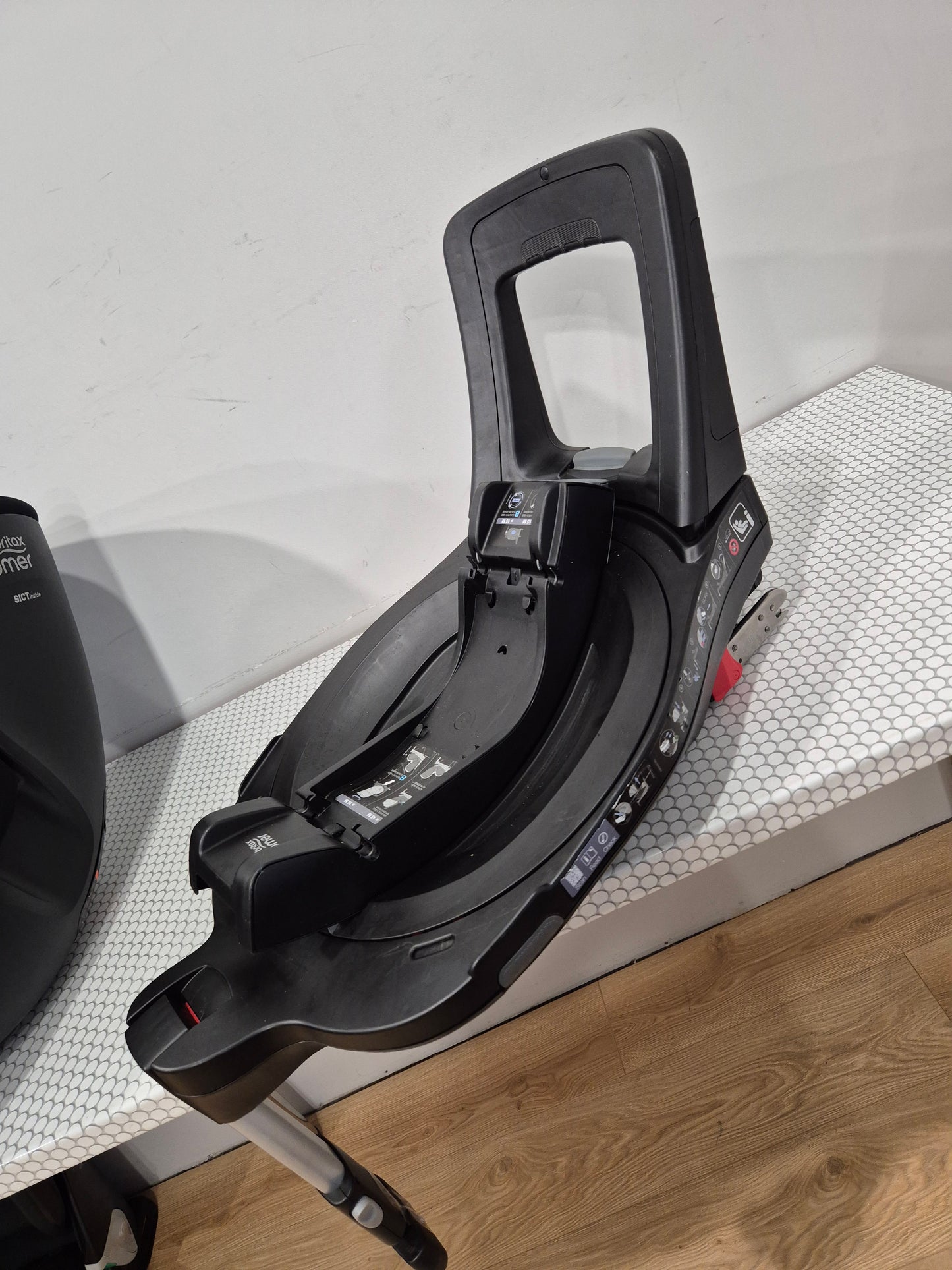 Britax DualFix3 i-Size su Flex Base IsoFix baze.