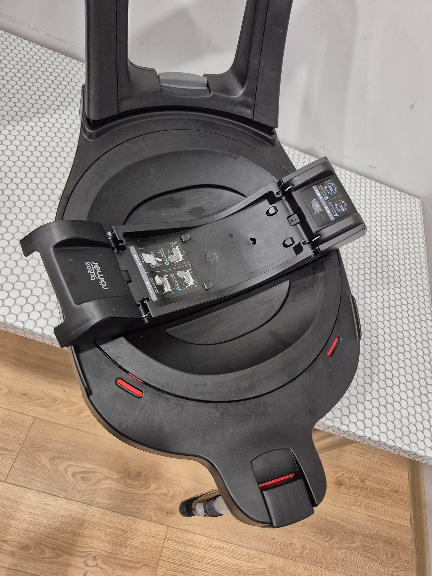 Britax DualFix3 i-Size su Flex Base IsoFix baze.