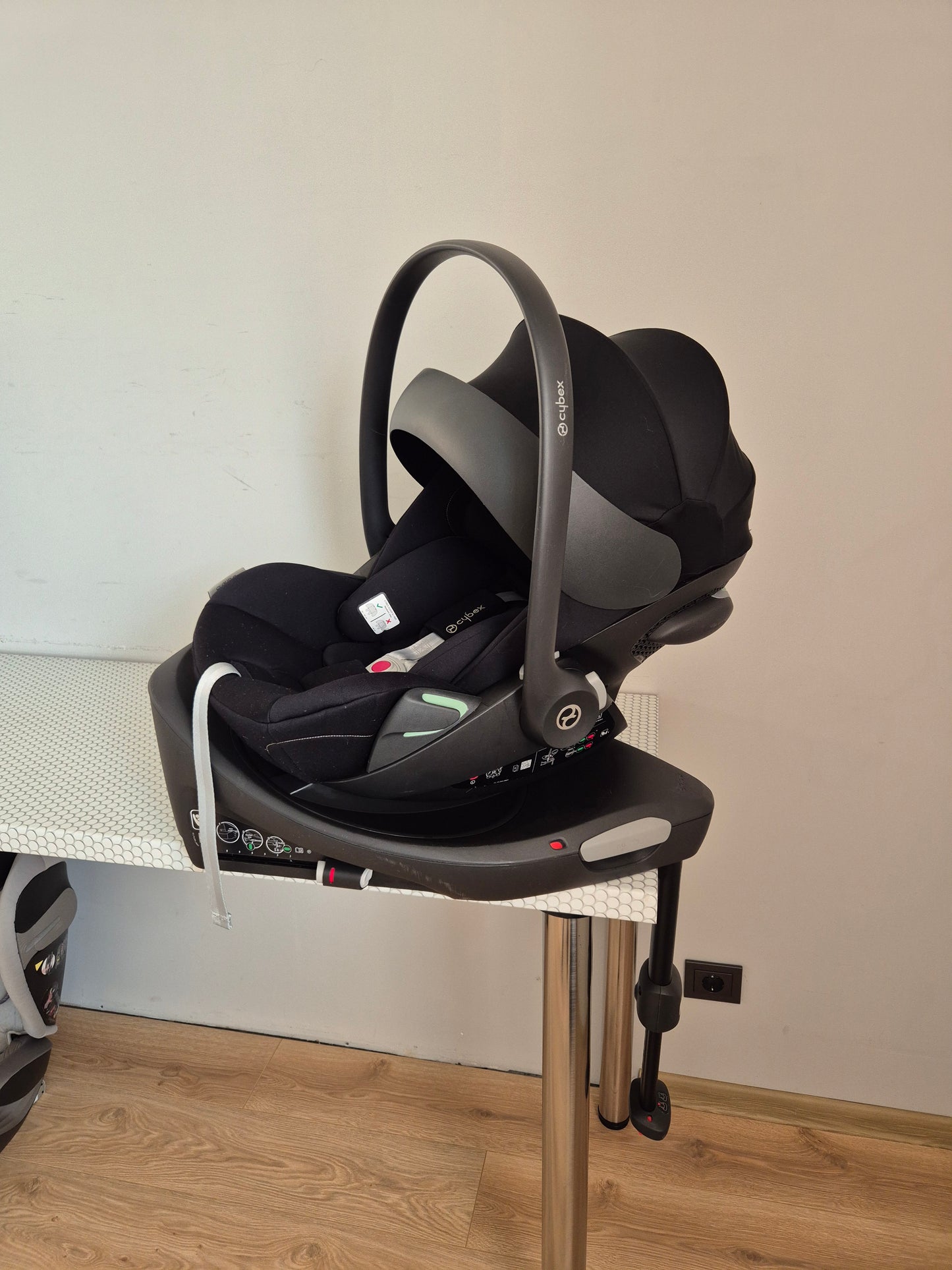 Cybex Cloud G i-Size 0-13kg. su Base G baze.