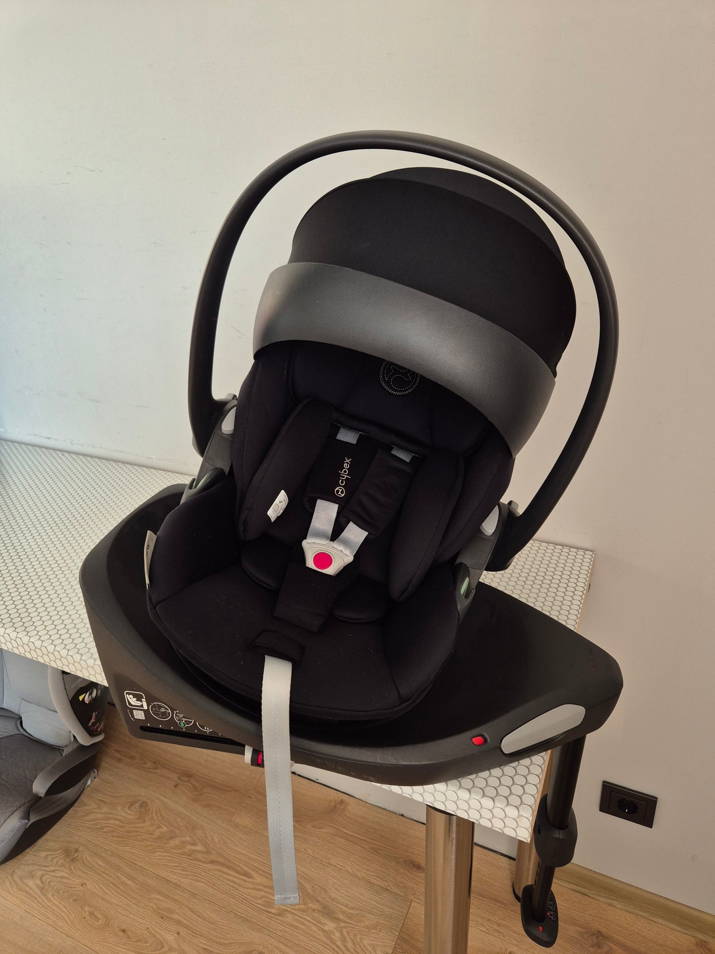 Cybex Cloud G i-Size 0-13kg. su Base G baze.