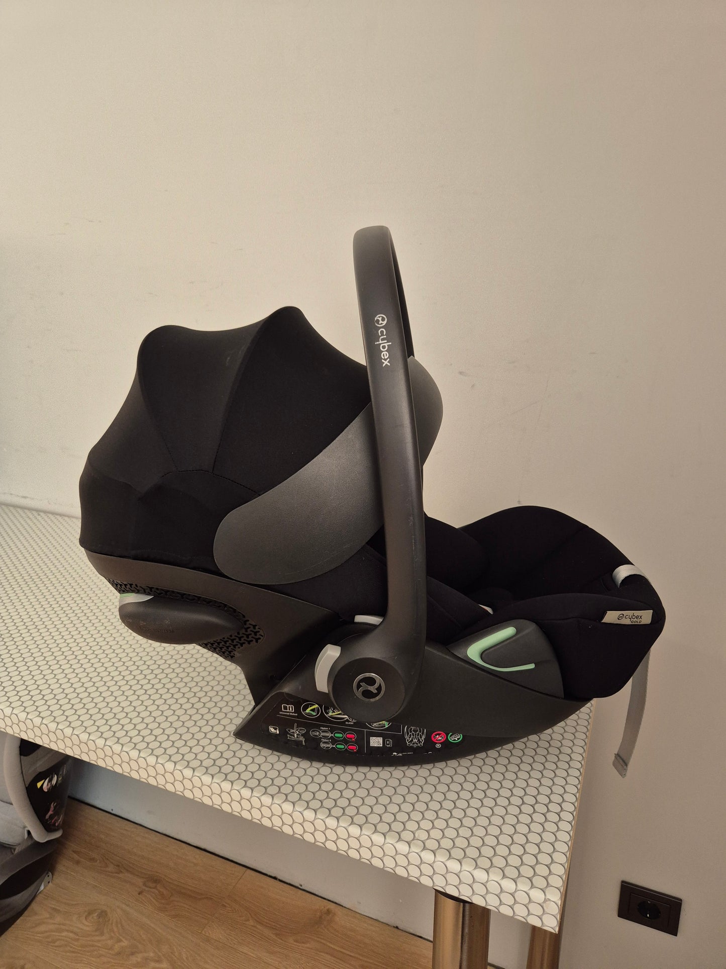 Cybex Cloud G i-Size 0-13kg. su Base G baze.