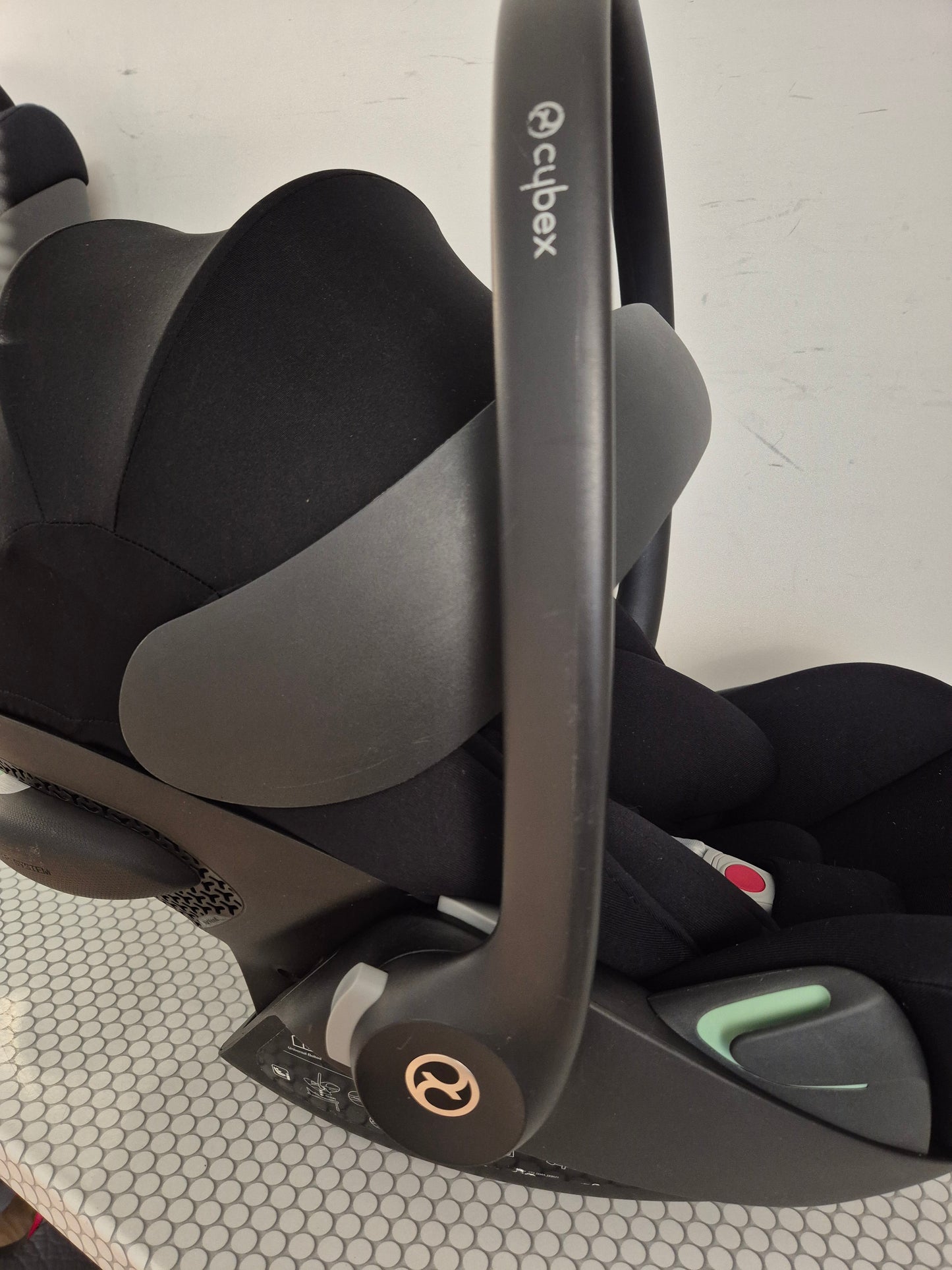 Cybex Cloud G i-Size 0-13kg. su Base G baze.