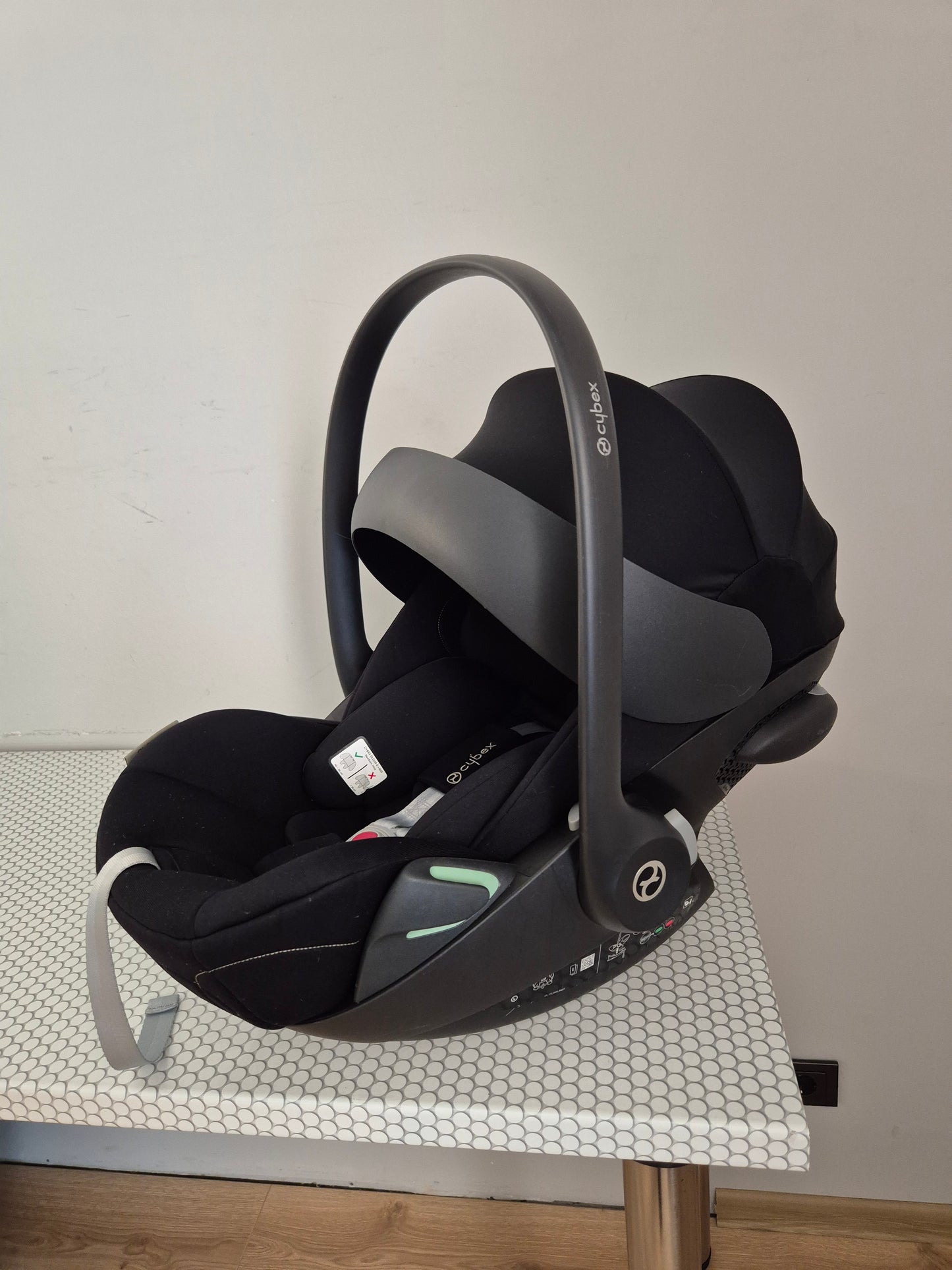 Cybex Cloud G i-Size 0-13kg. su Base G baze.