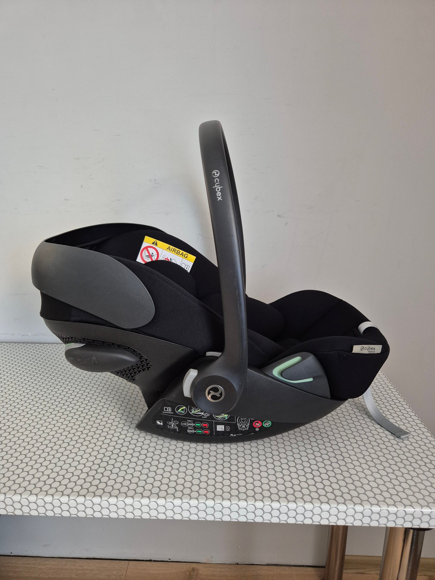 Cybex Cloud G i-Size 0-13kg. su Base G baze.