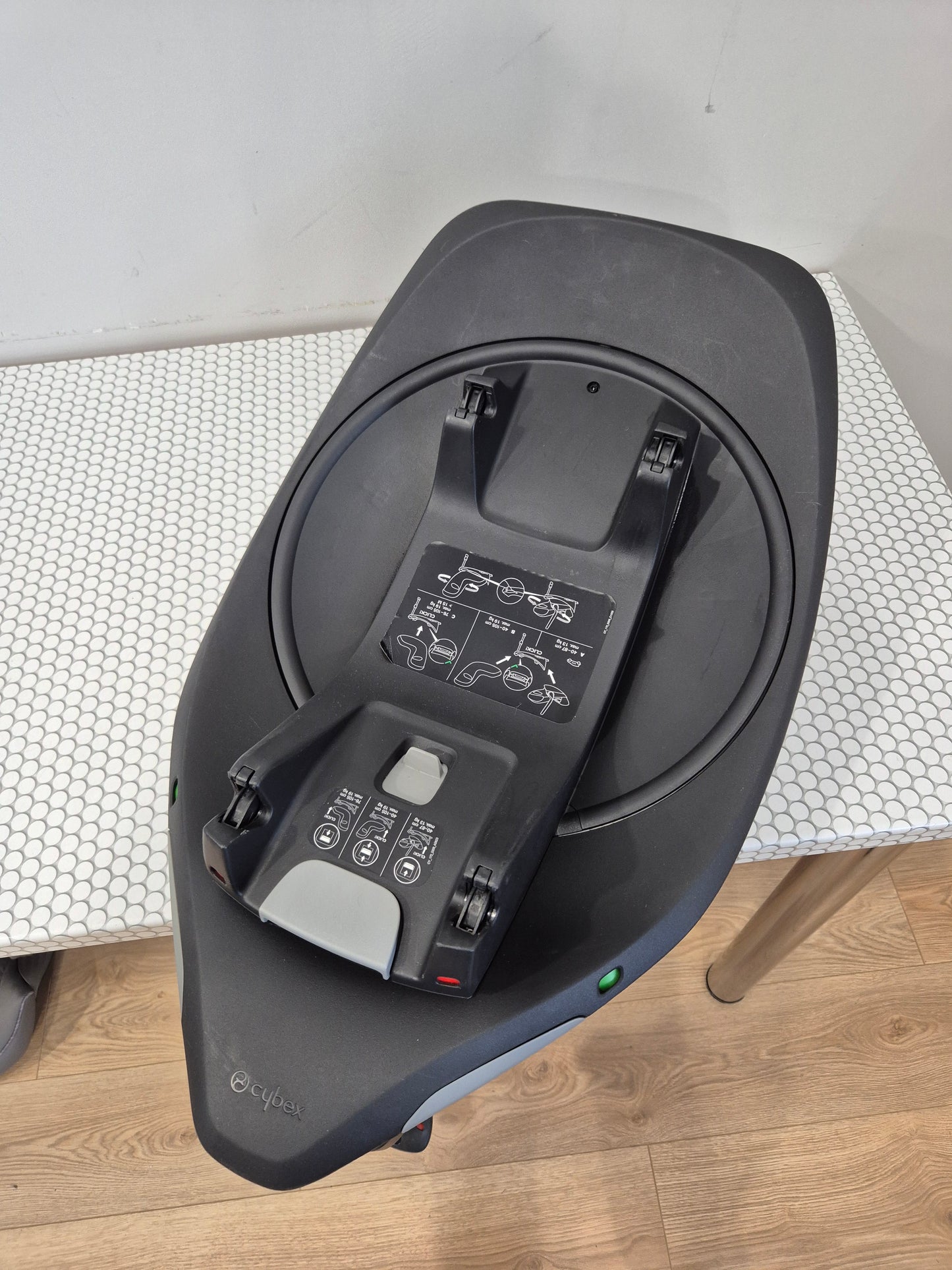 Cybex Cloud G i-Size 0-13kg. su Base G baze.