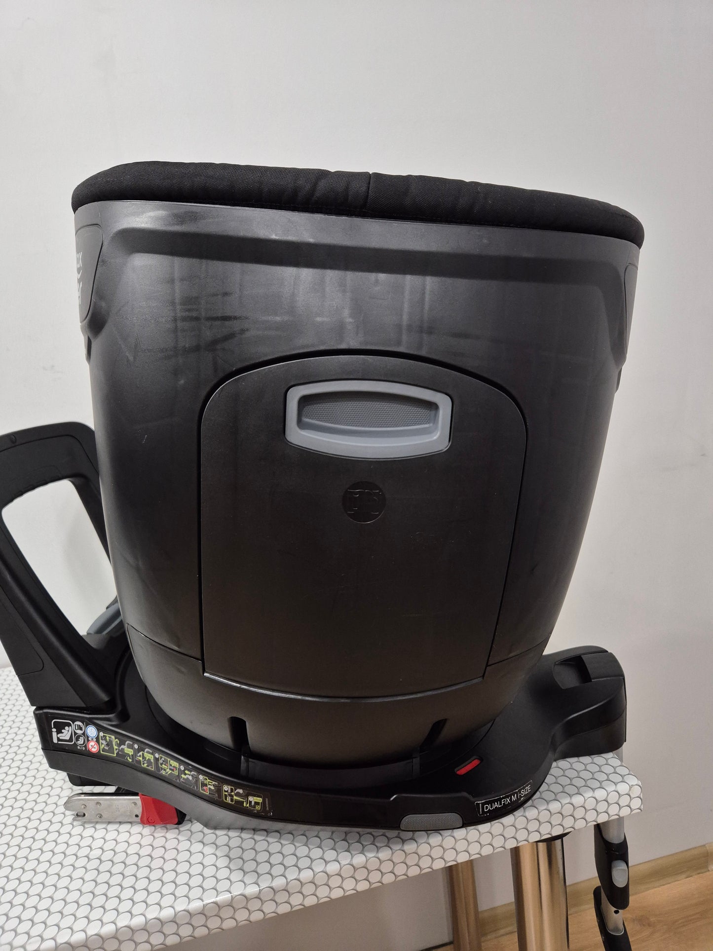 Britax Romer DualFix M i-Size 0-18kg.