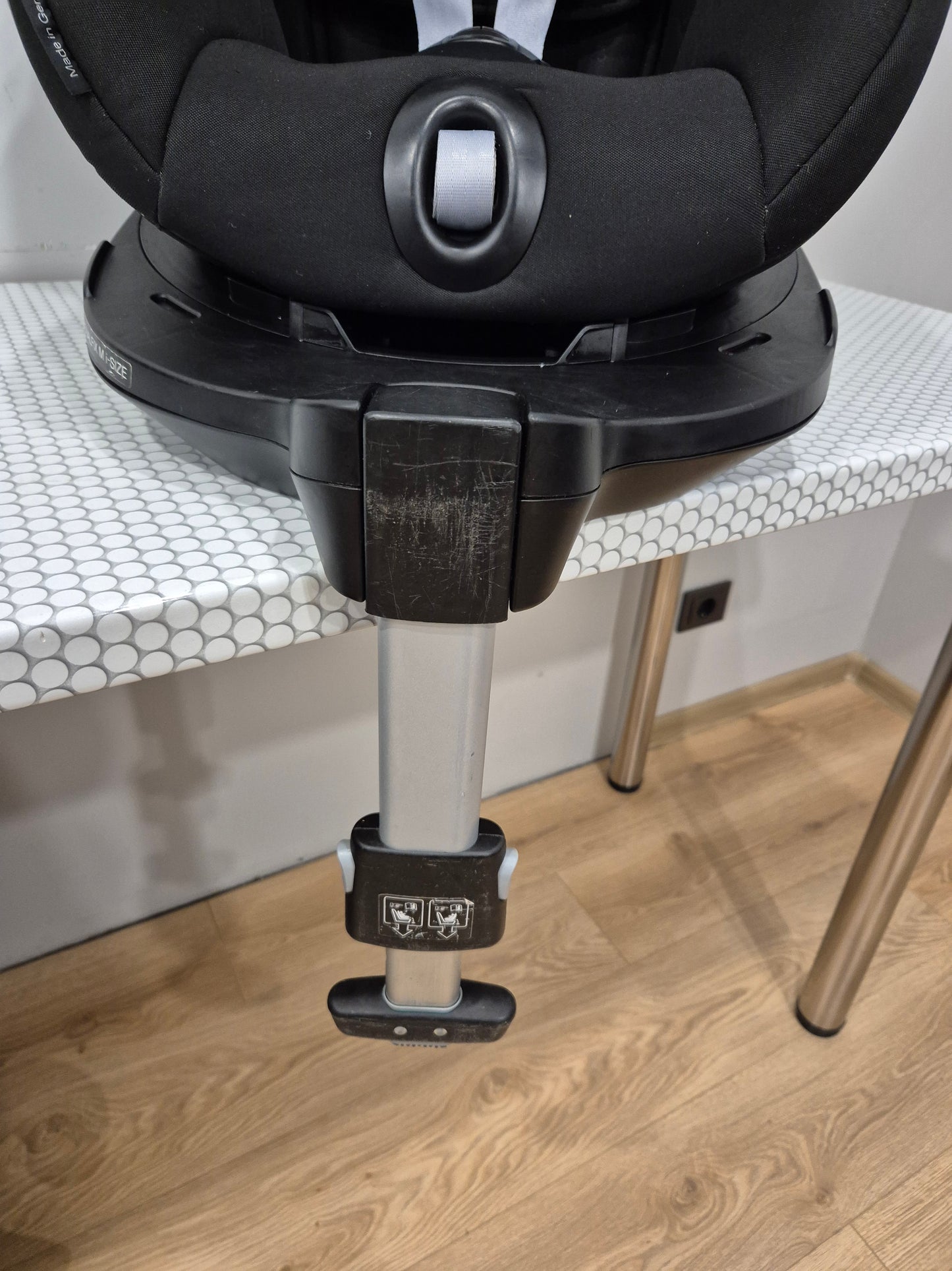 Britax Romer DualFix M i-Size 0-18kg.