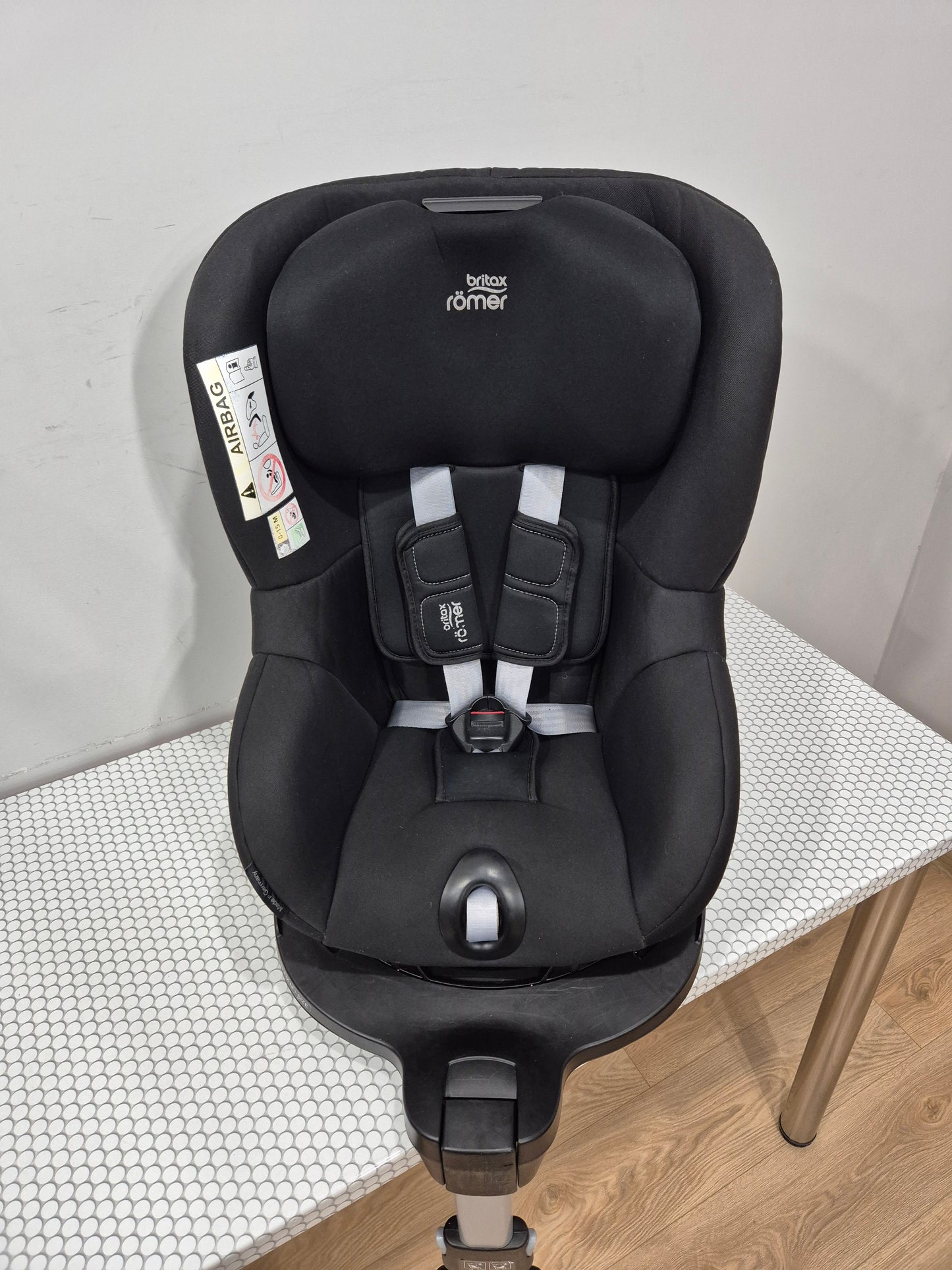 Britax Romer DualFix M i-Size 0-18kg.
