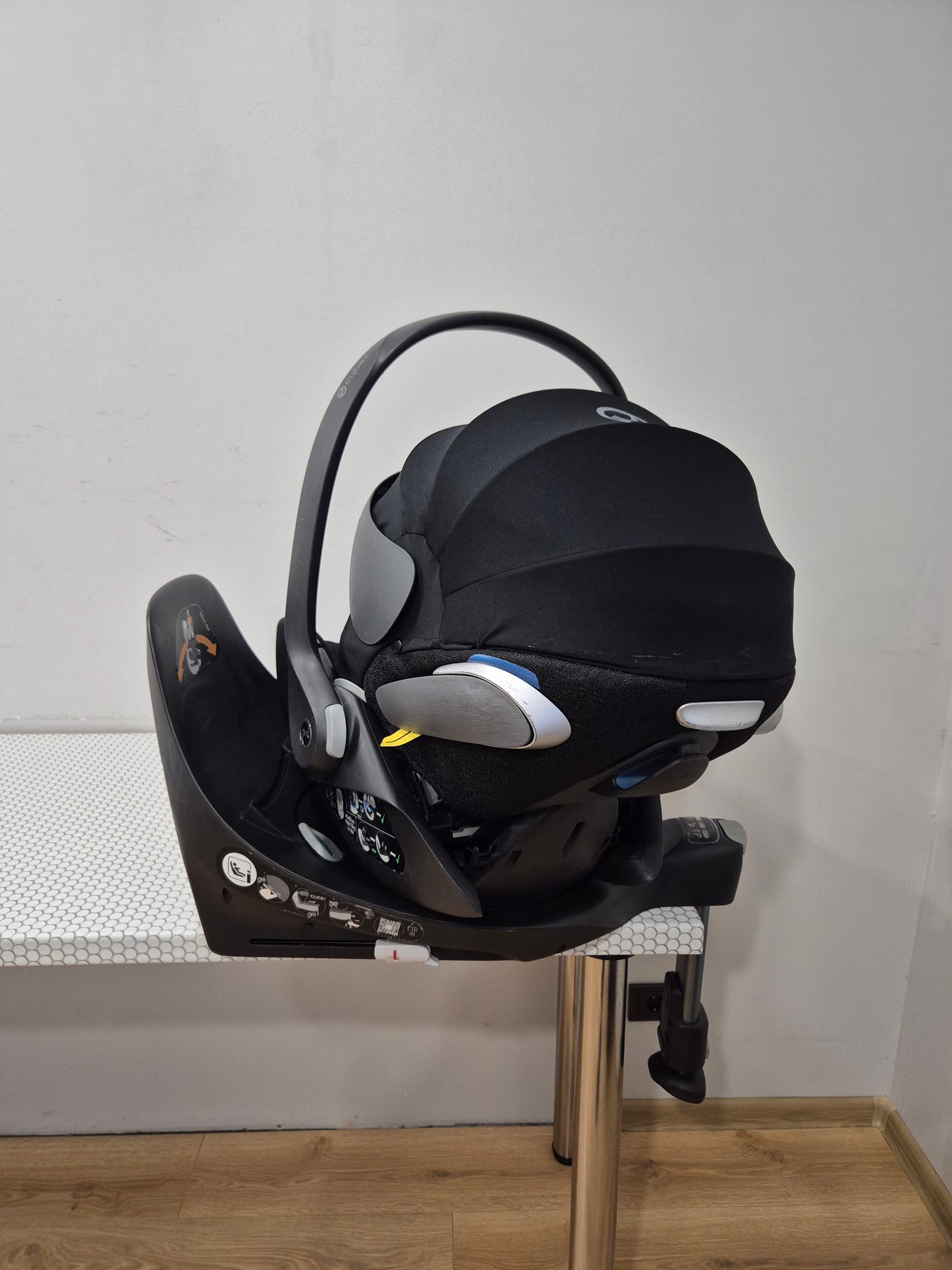 Cybex Cloud Z i-Size 0-13kg. kėdutė ir Base Z bazė.