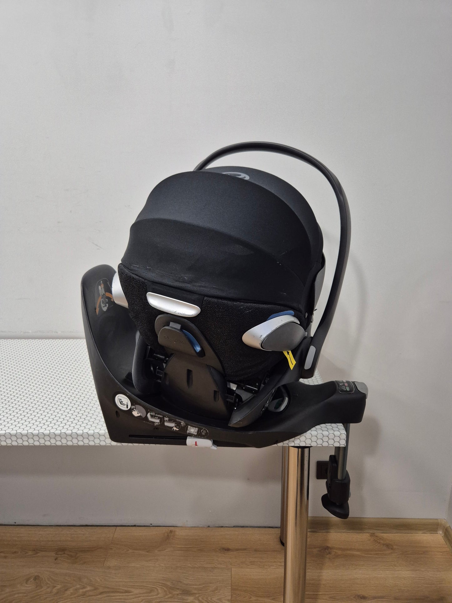 Cybex Cloud Z i-Size 0-13kg. kėdutė ir Base Z bazė.