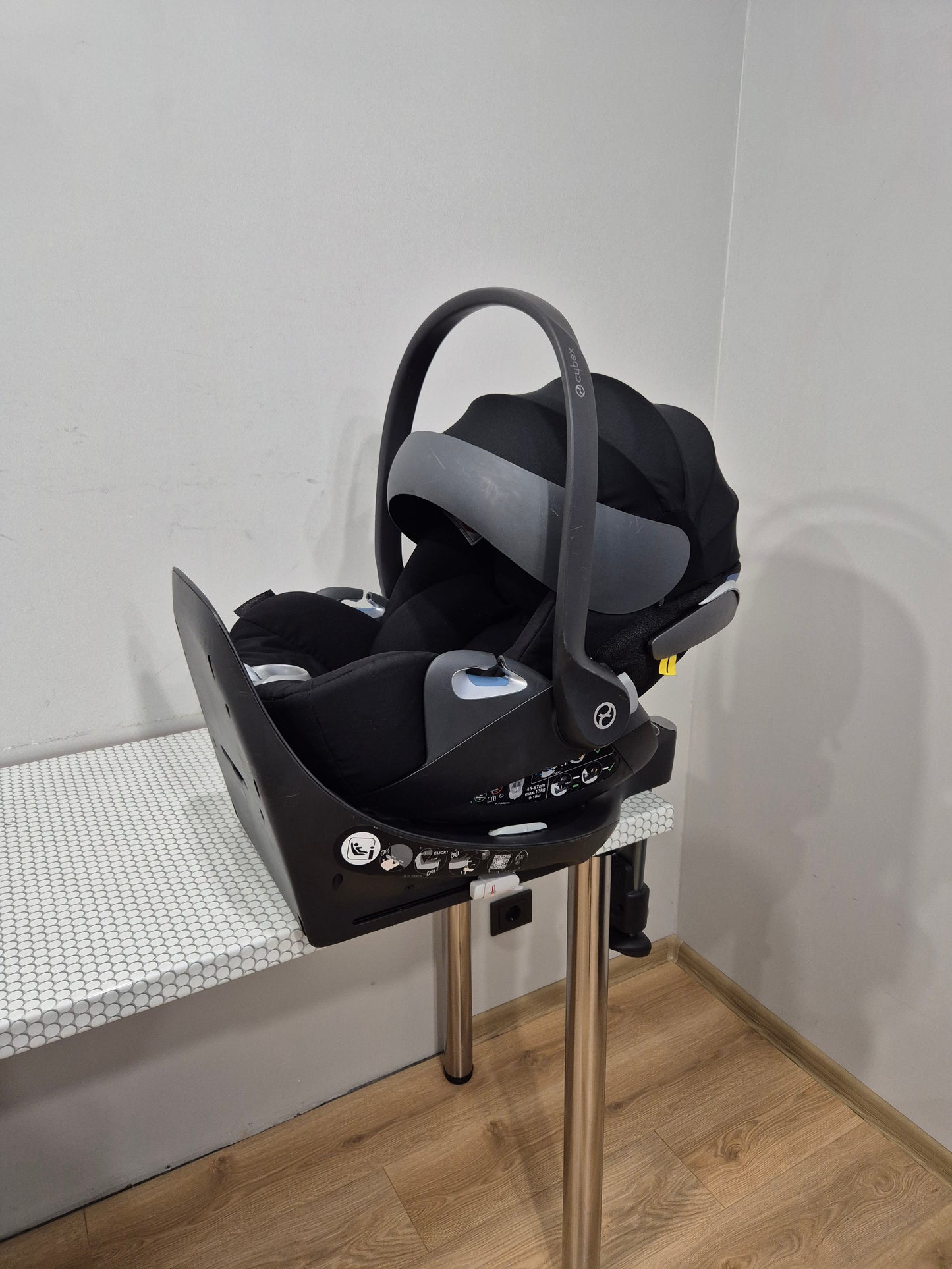 Cybex Cloud Z i-Size 0-13kg. kėdutė ir Base Z bazė.