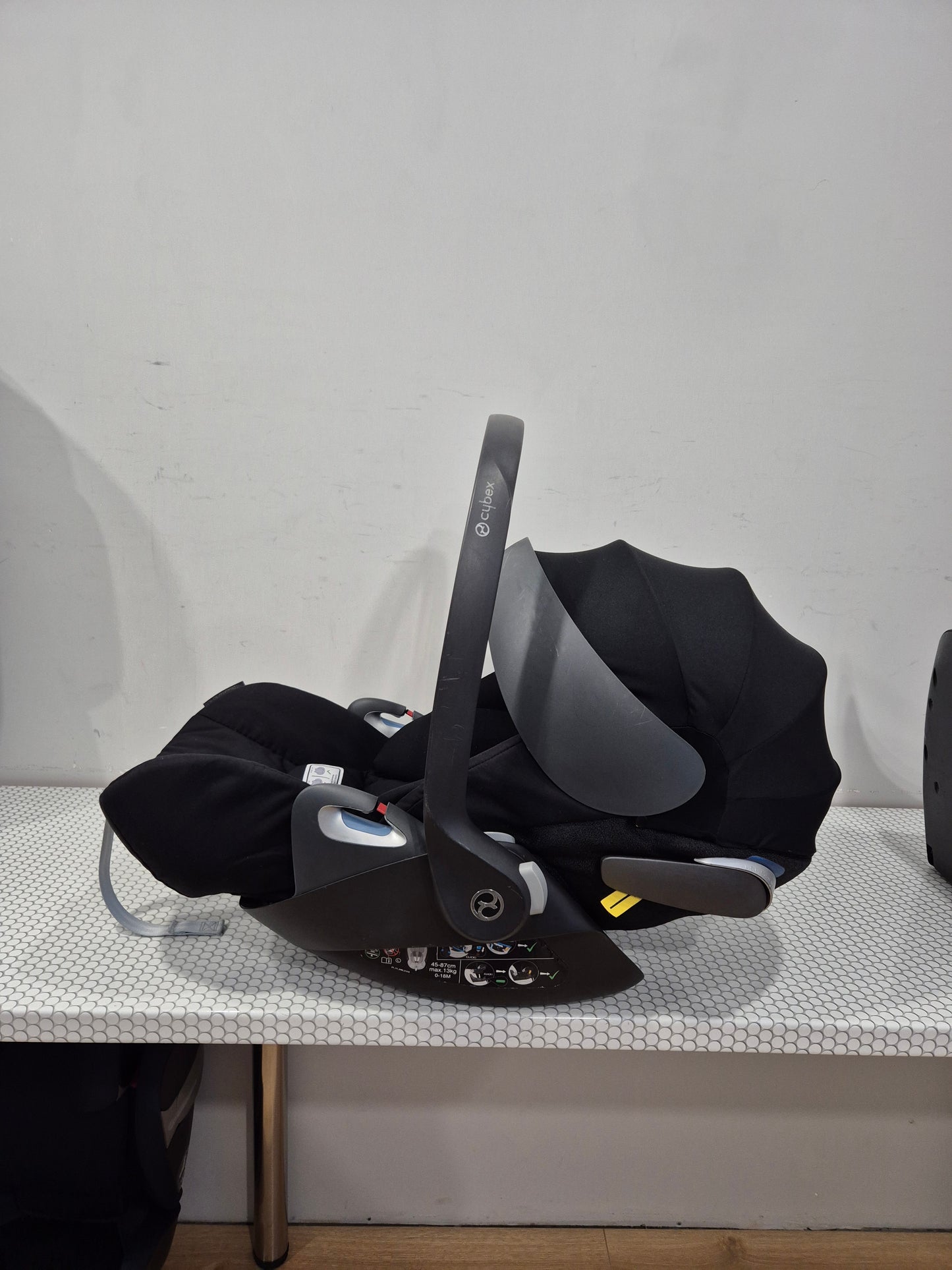 Cybex Cloud Z i-Size 0-13kg. kėdutė ir Base Z bazė.