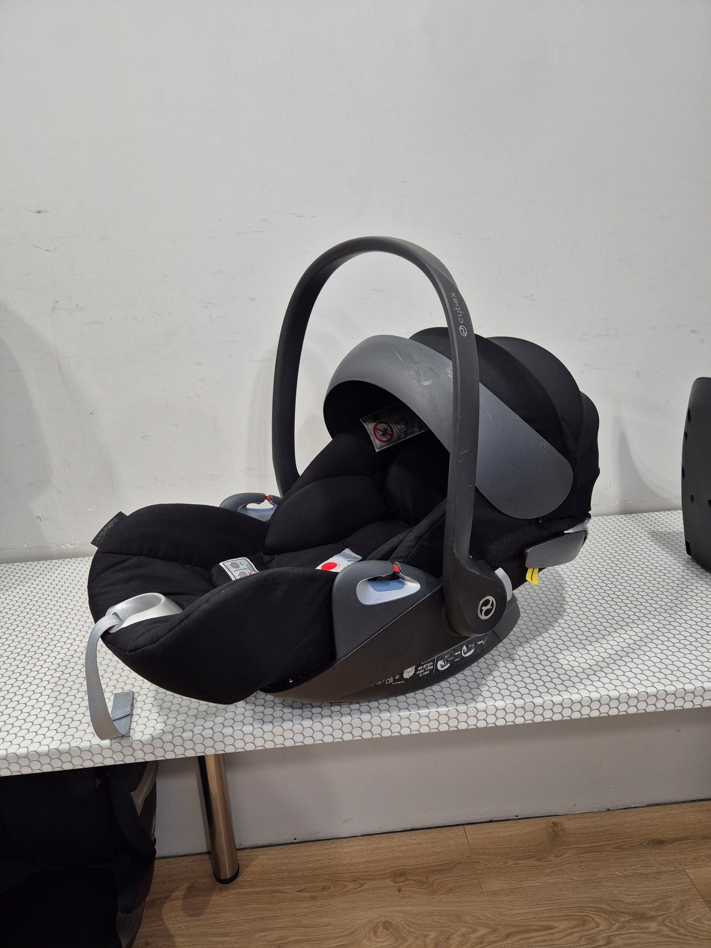 Cybex Cloud Z i-Size 0-13kg. kėdutė ir Base Z bazė.