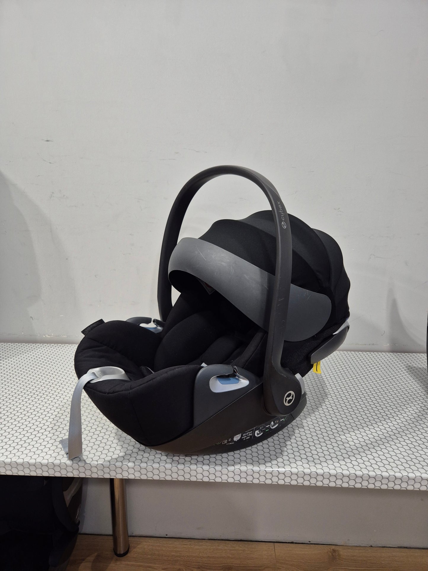 Cybex Cloud Z i-Size 0-13kg. kėdutė ir Base Z bazė.