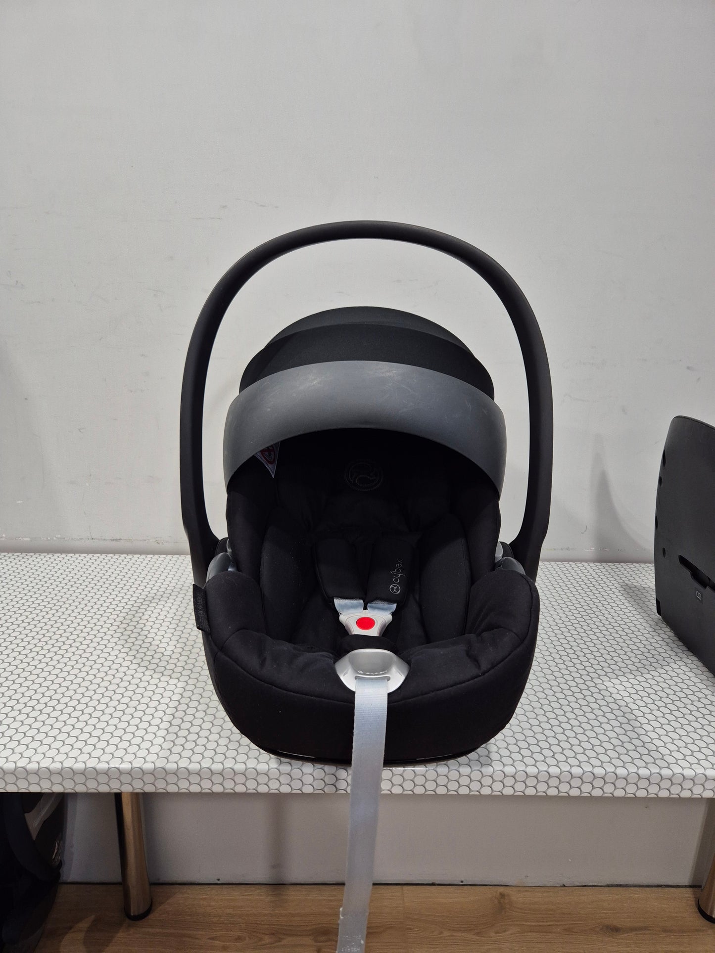 Cybex Cloud Z i-Size 0-13kg. kėdutė ir Base Z bazė.