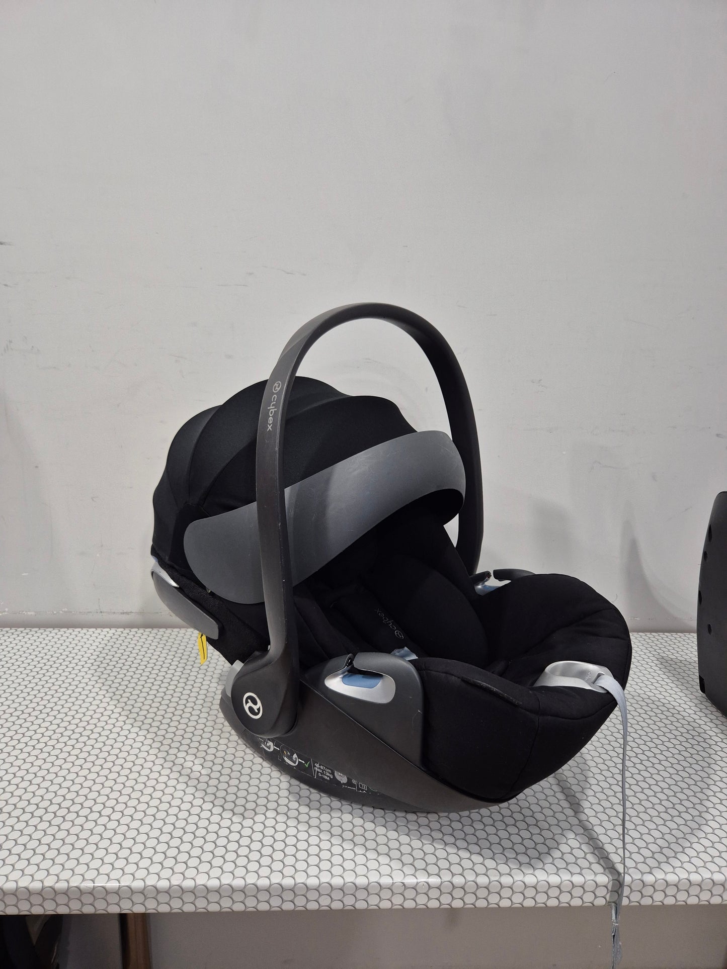 Cybex Cloud Z i-Size 0-13kg. kėdutė ir Base Z bazė.