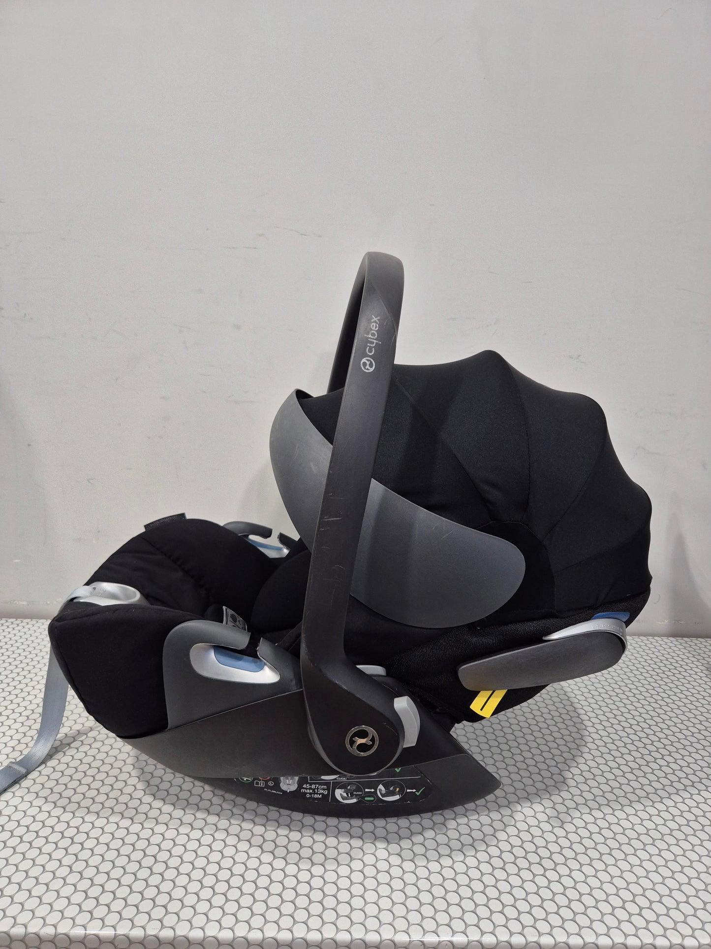 Cybex Cloud Z i-Size 0-13kg. kėdutė ir Base Z bazė.