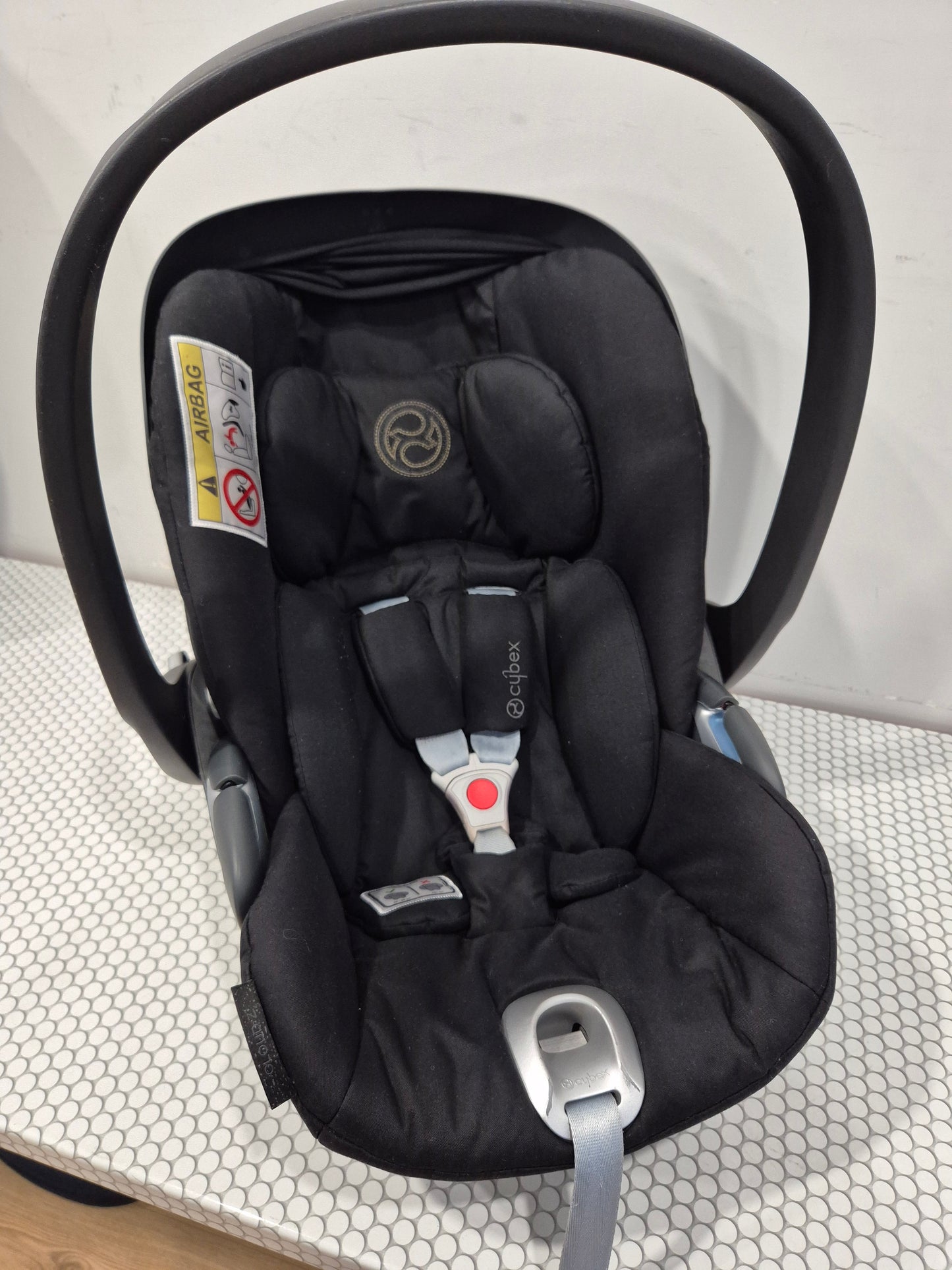 Cybex Cloud Z i-Size 0-13kg. kėdutė ir Base Z bazė.