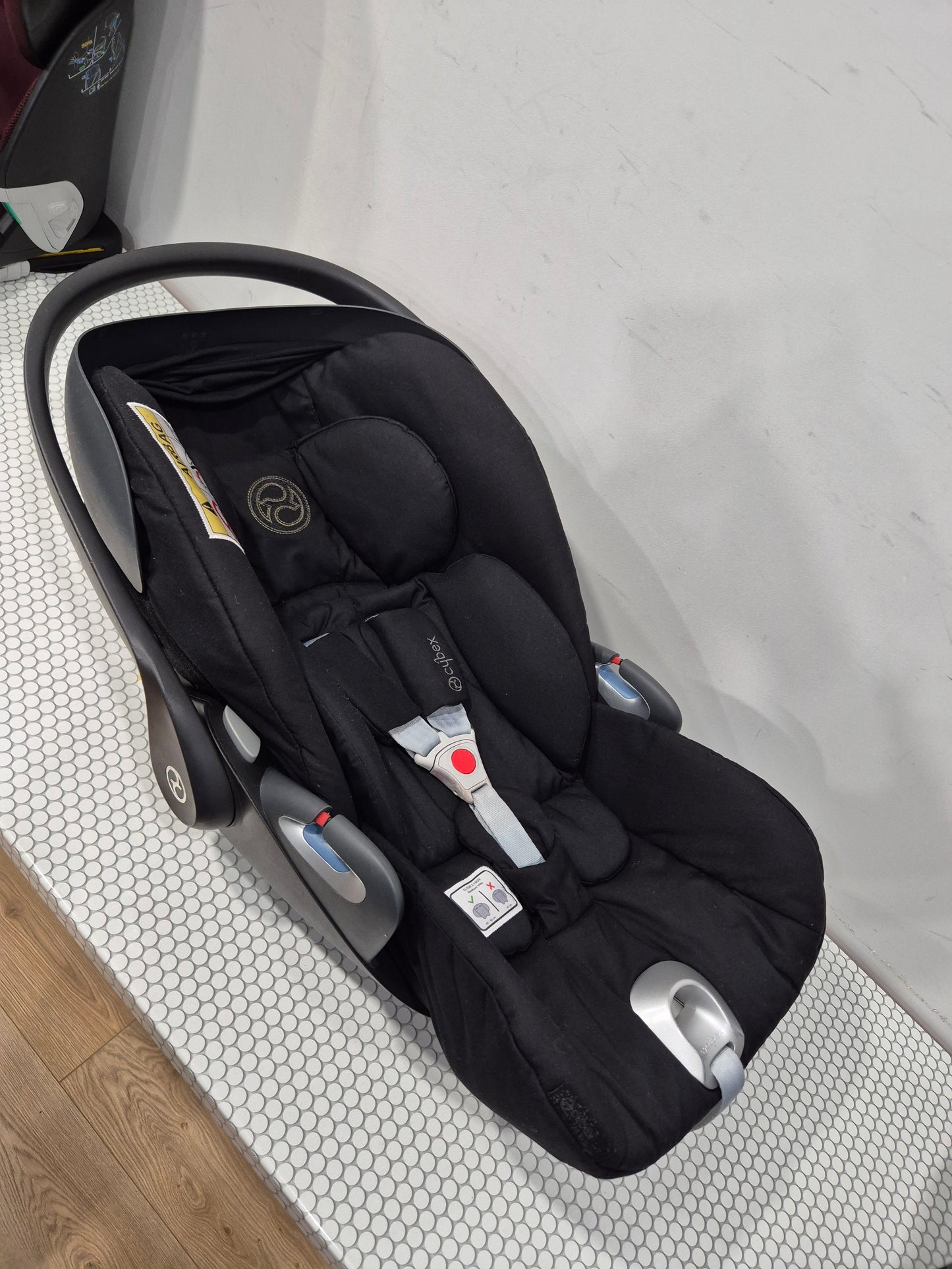 Cybex Cloud Z i-Size 0-13kg. kėdutė ir Base Z bazė.