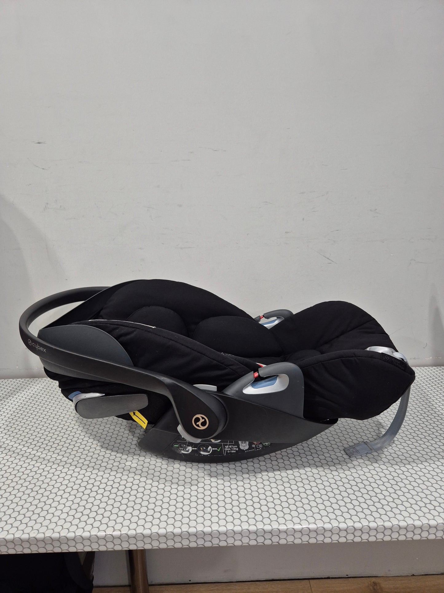 Cybex Cloud Z i-Size 0-13kg. kėdutė ir Base Z bazė.