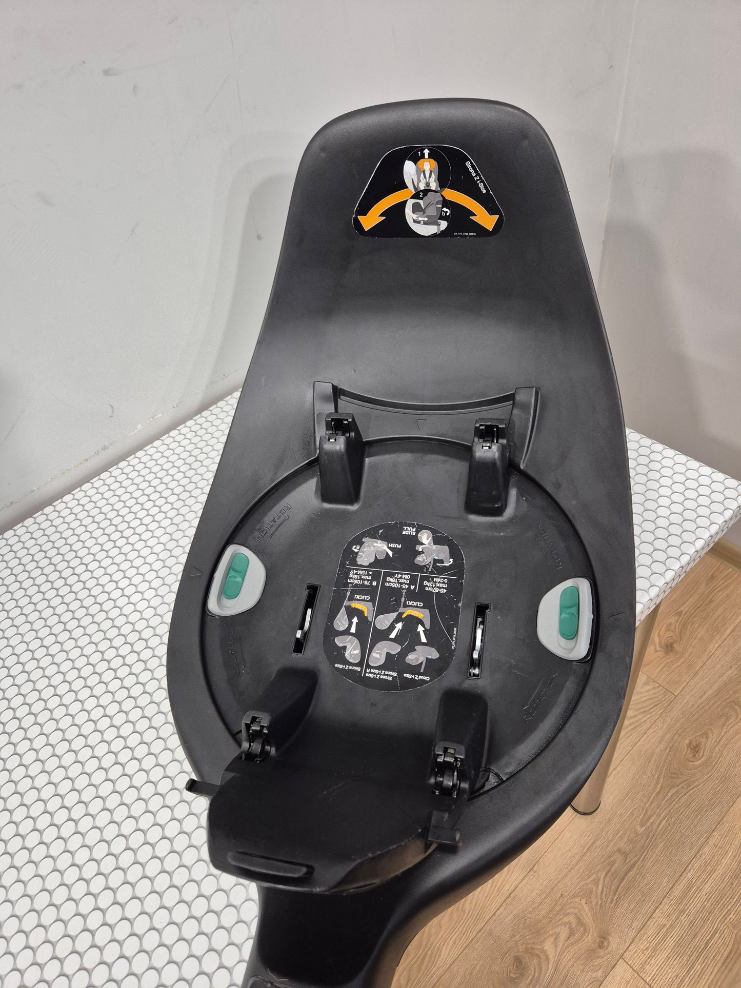 Cybex Cloud Z i-Size 0-13kg. kėdutė ir Base Z bazė.