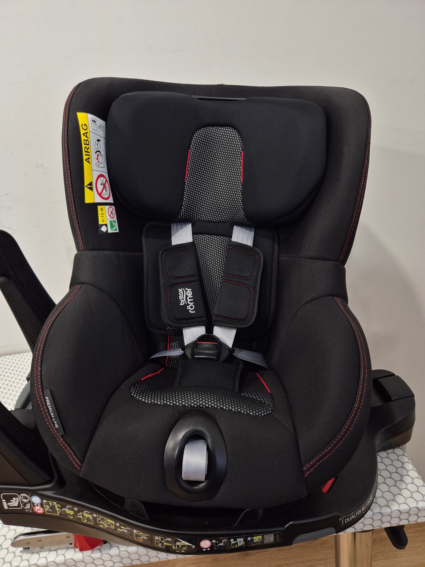 Britax Romer DualFix M i-Size 0-18kg.