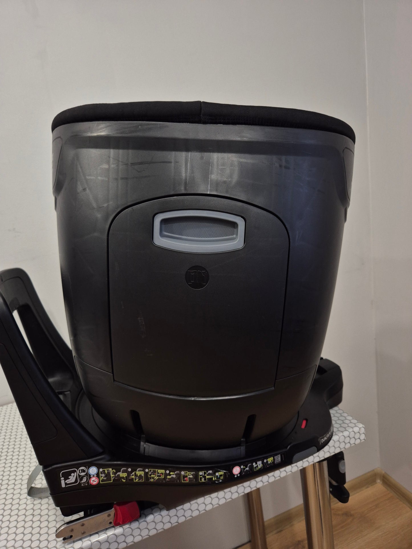 Britax Romer DualFix M i-Size 0-18kg.