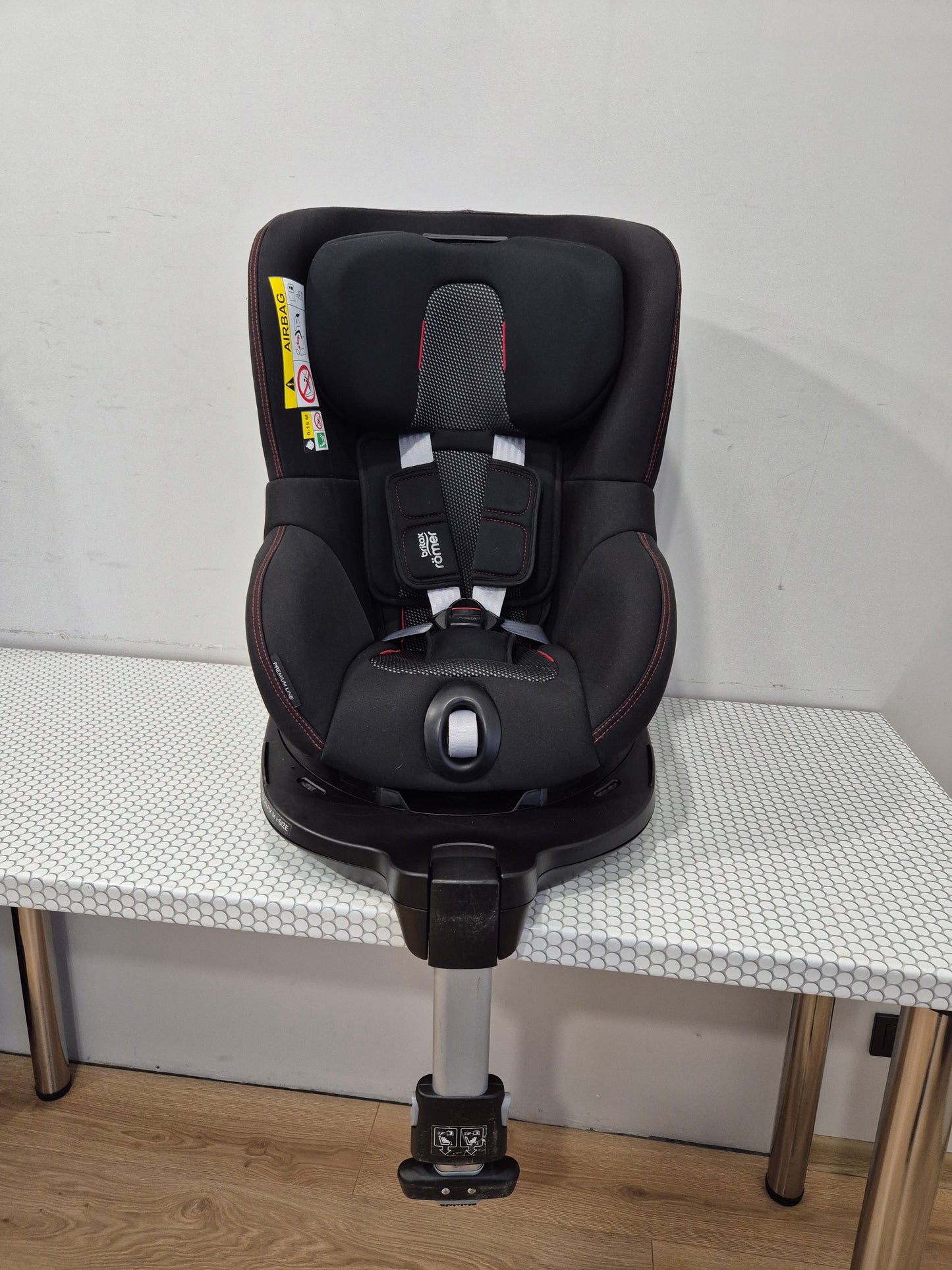 Britax Romer DualFix M i-Size 0-18kg.