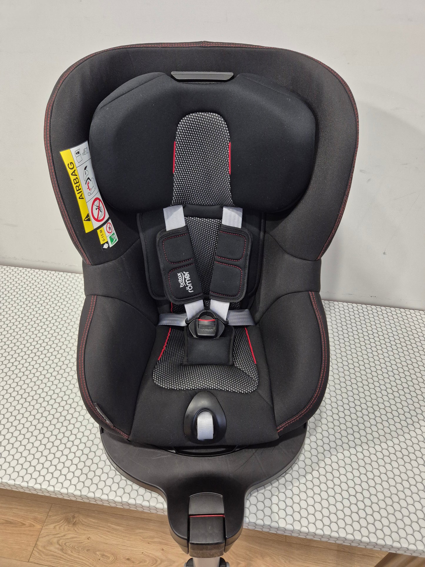 Britax Romer DualFix M i-Size 0-18kg.
