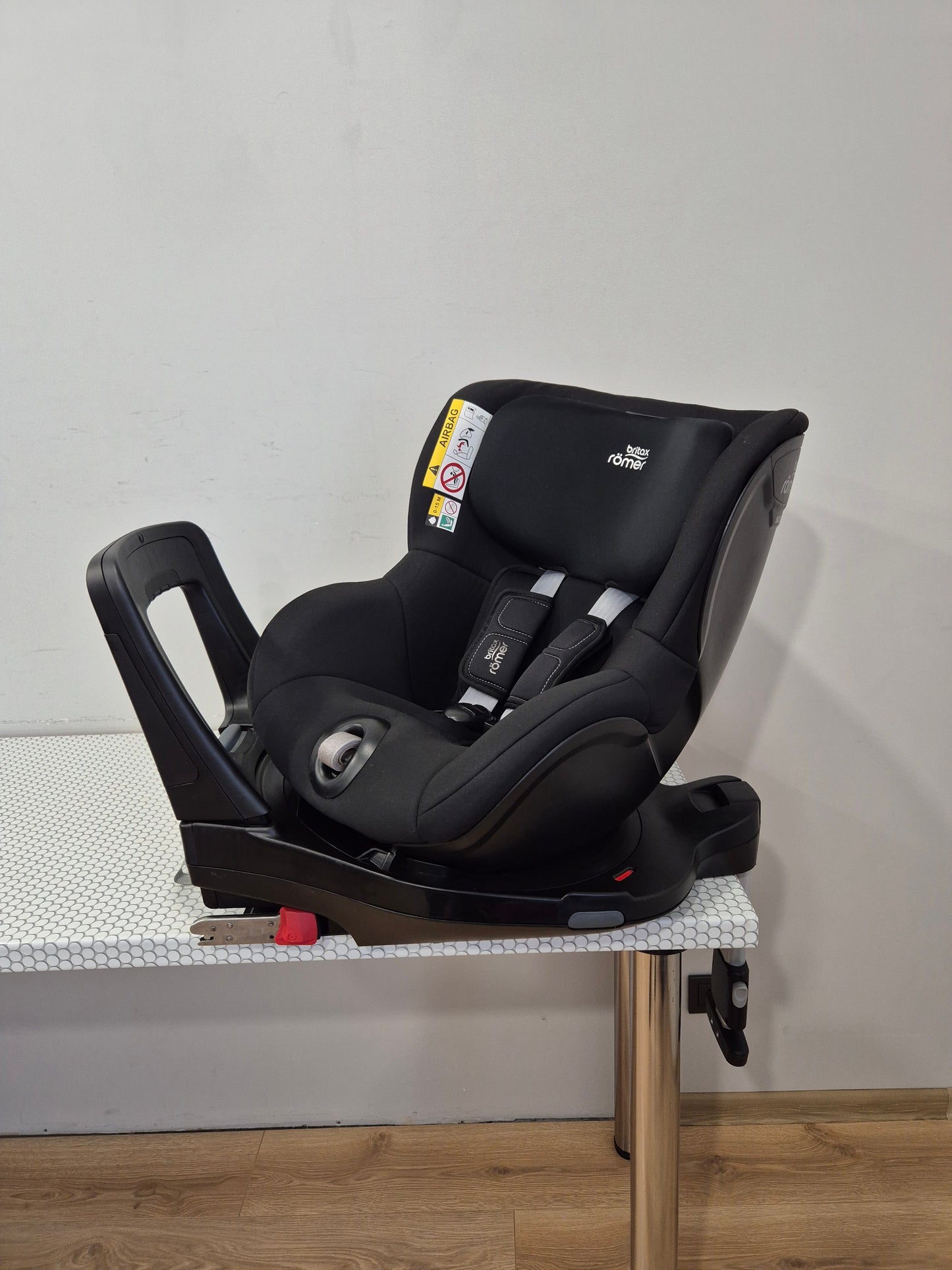 Britax Romer DualFix M i-Size 0-18kg.