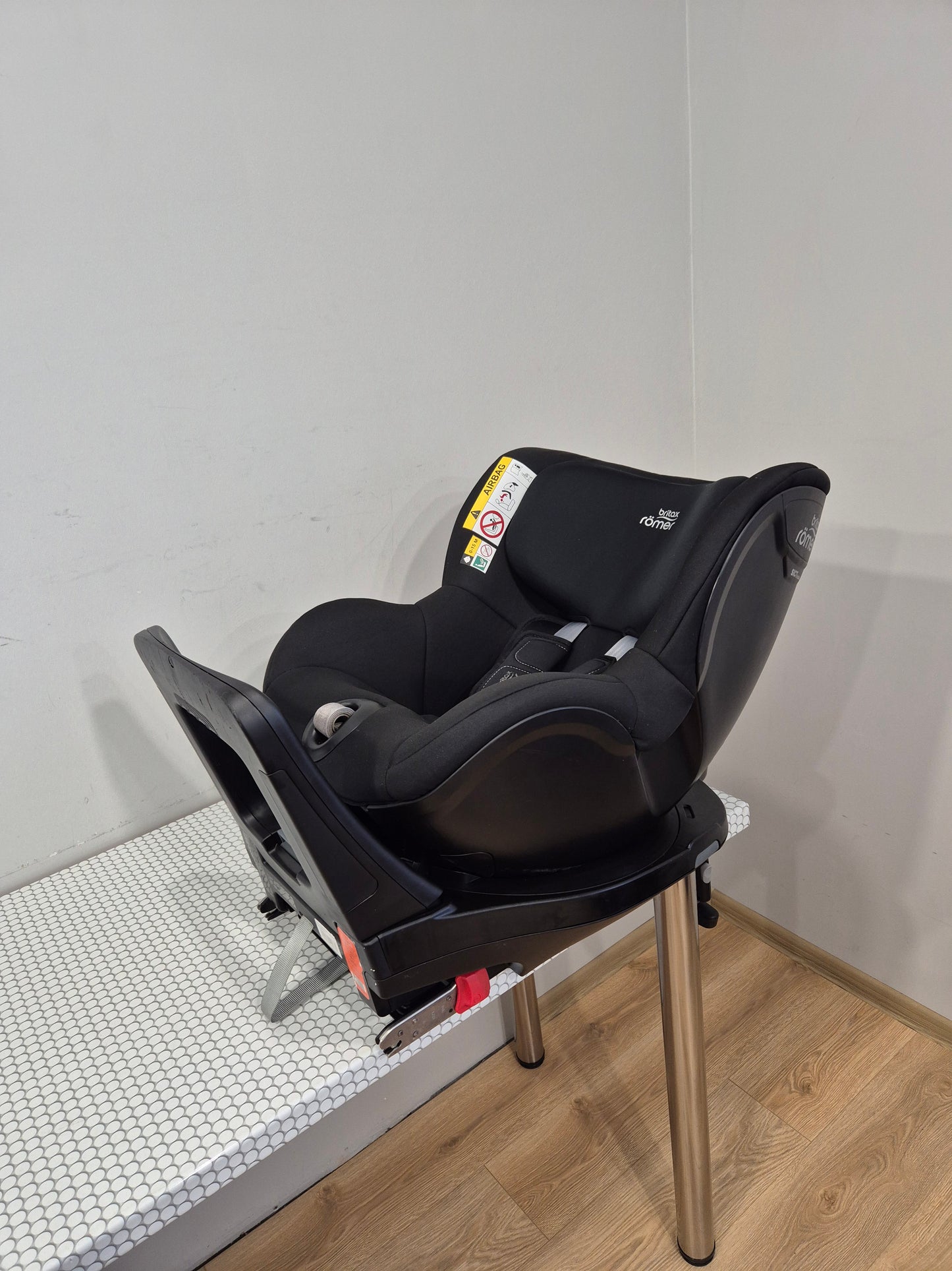 Britax Romer DualFix M i-Size 0-18kg.