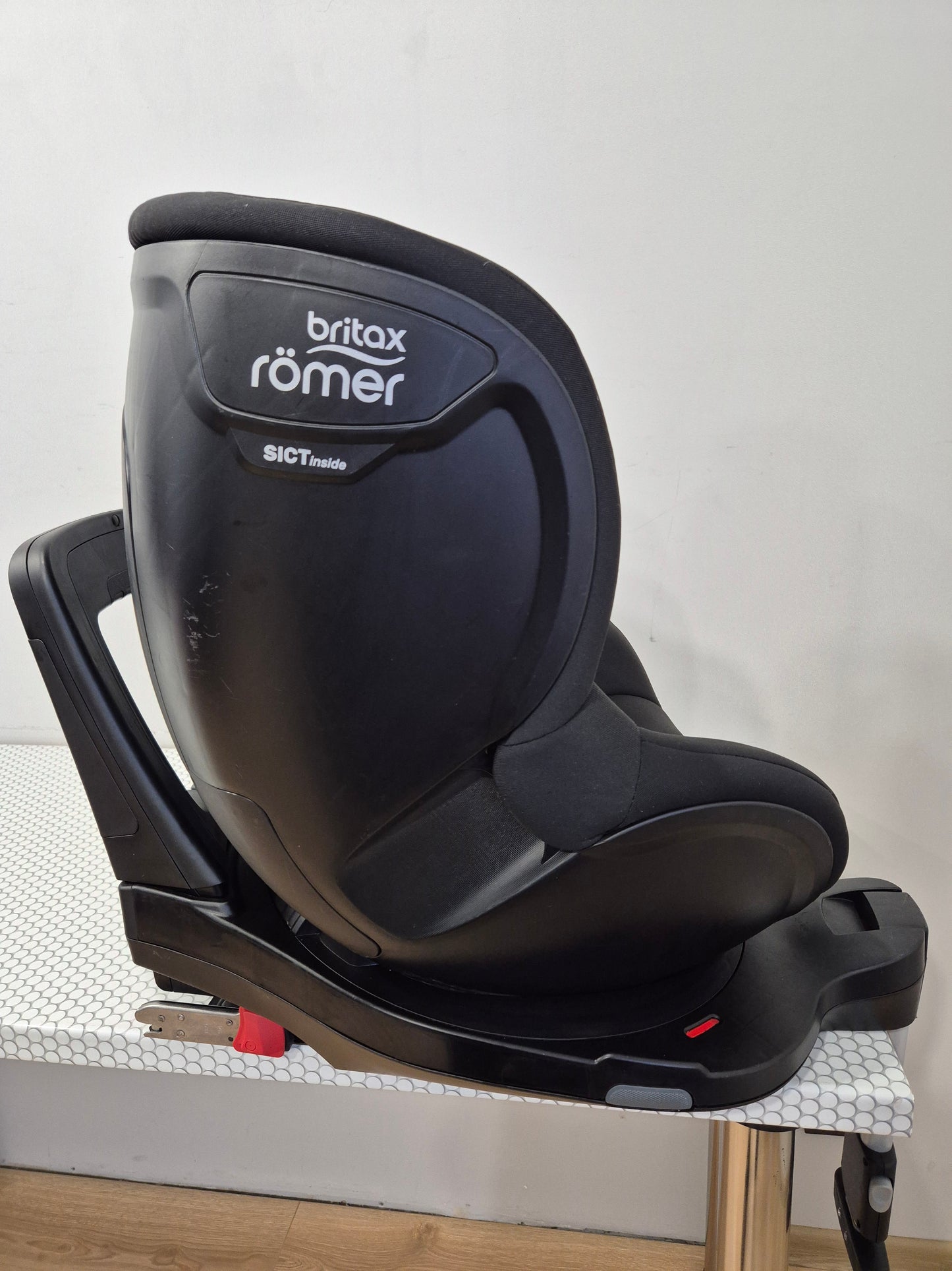 Britax Romer DualFix M i-Size 0-18kg.