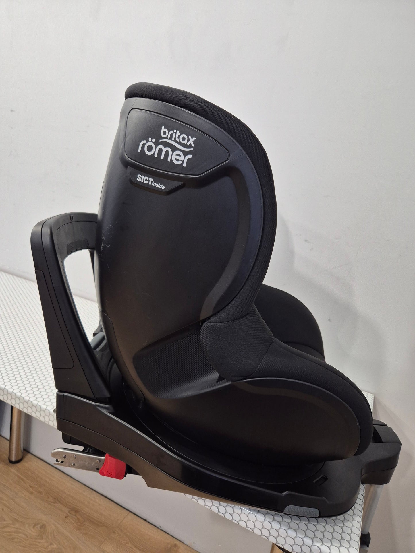 Britax Romer DualFix M i-Size 0-18kg.