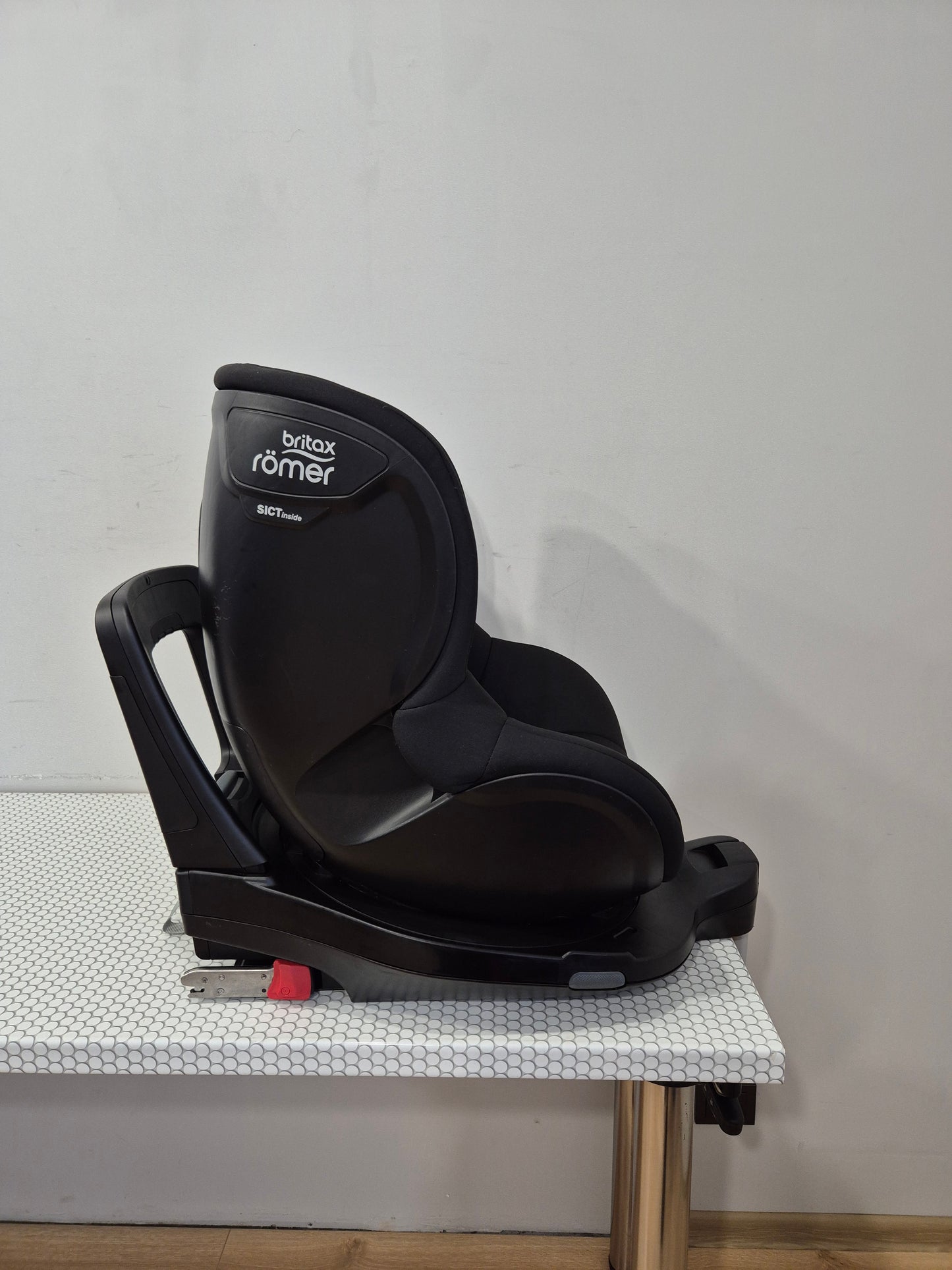 Britax Romer DualFix M i-Size 0-18kg.