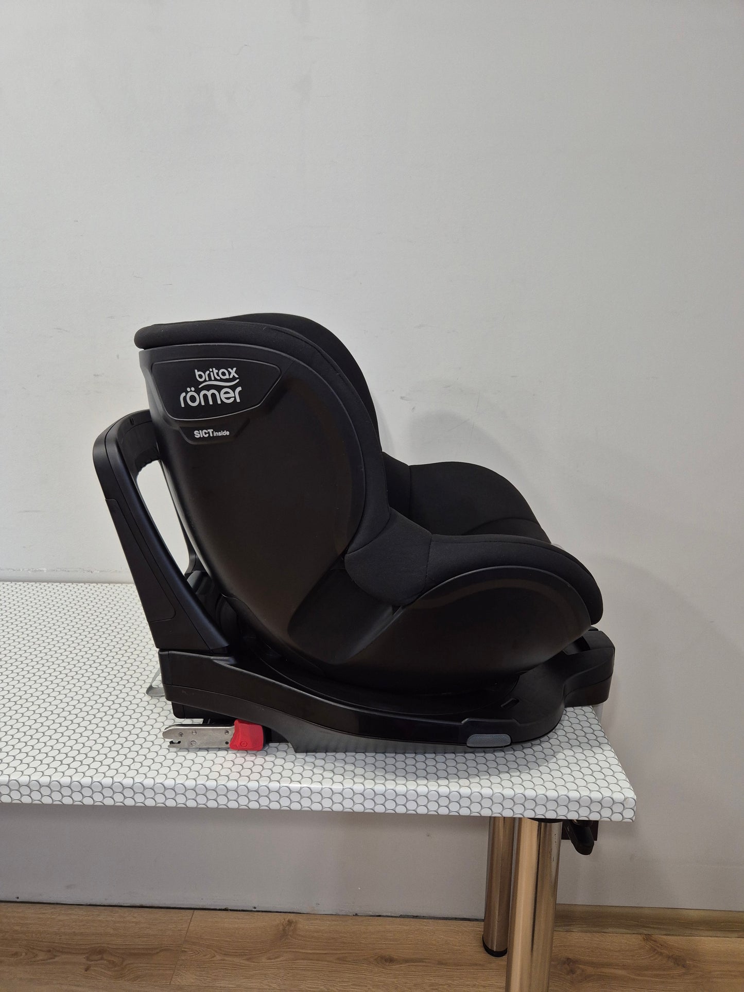 Britax Romer DualFix M i-Size 0-18kg.