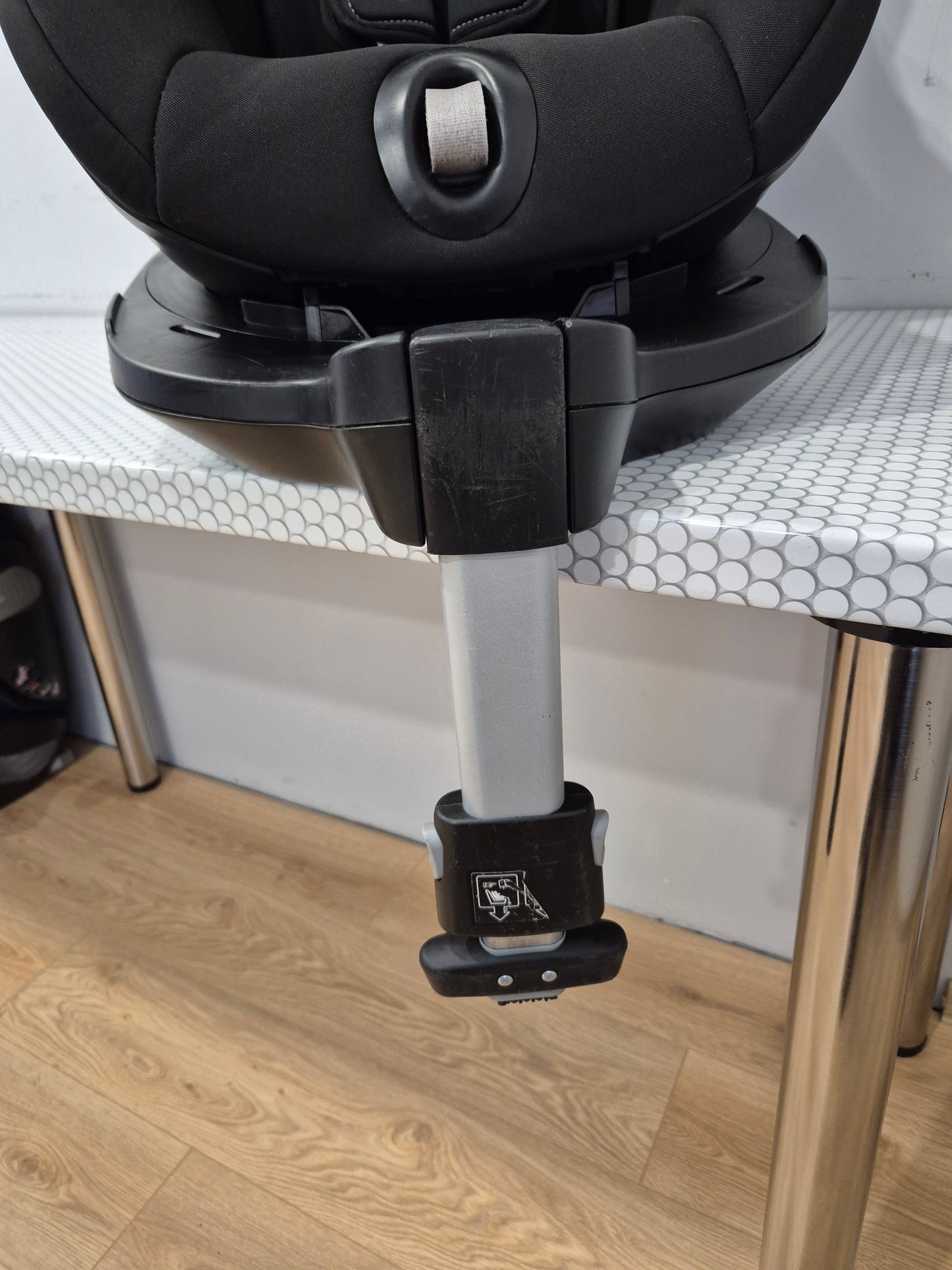 Britax Romer DualFix M i-Size 0-18kg.