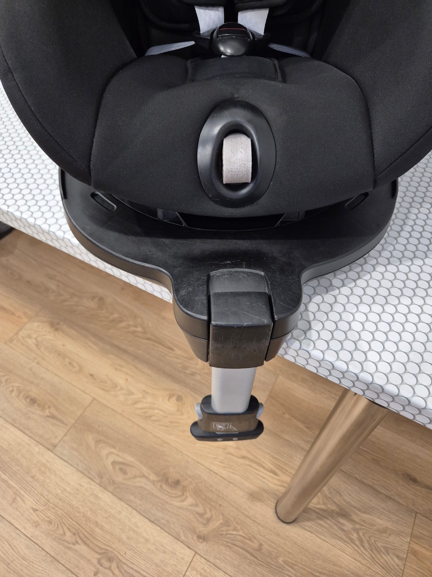 Britax Romer DualFix M i-Size 0-18kg.