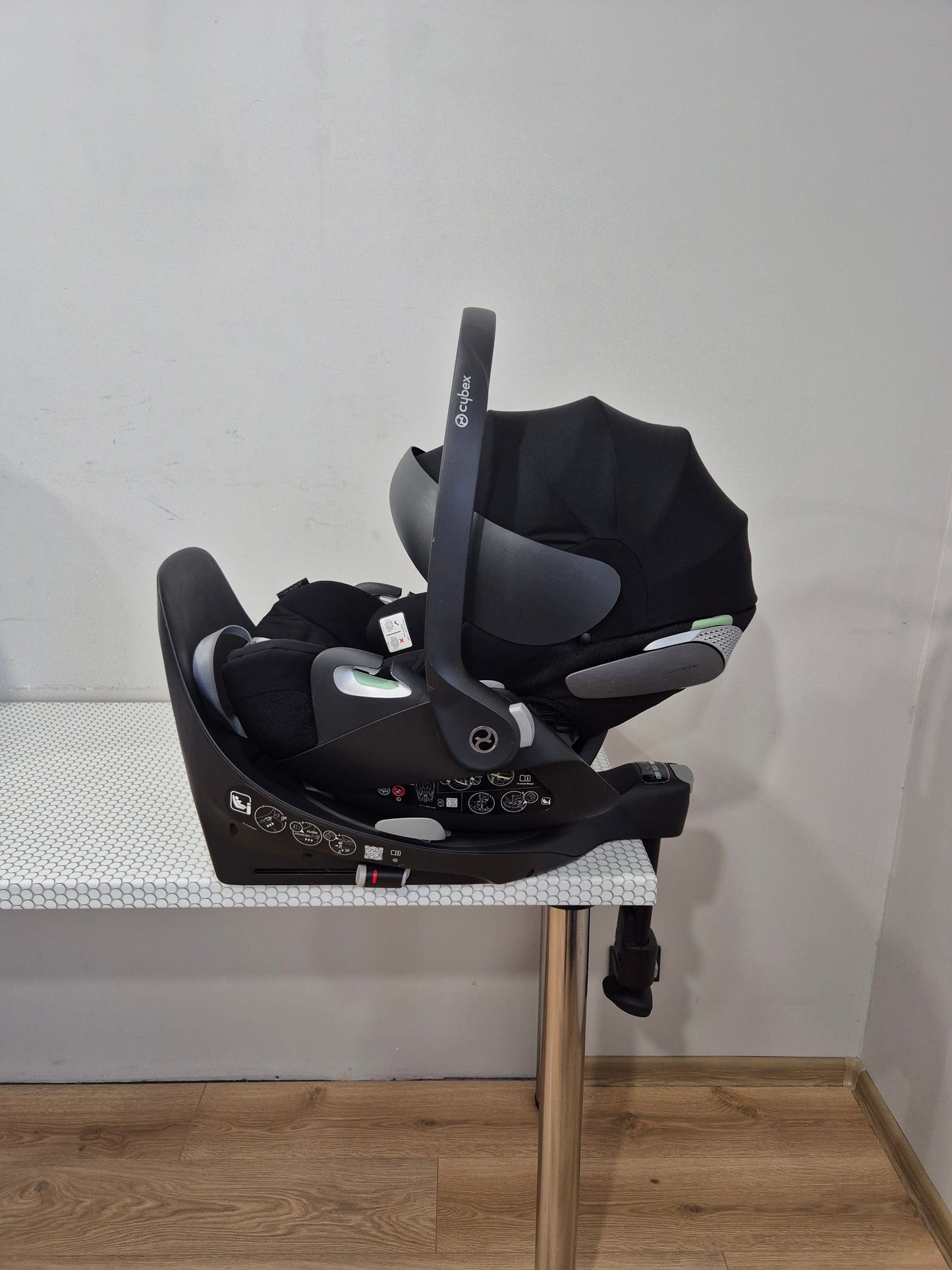 Cybex Cloud T i-Size 0-13kg. su Base T baze