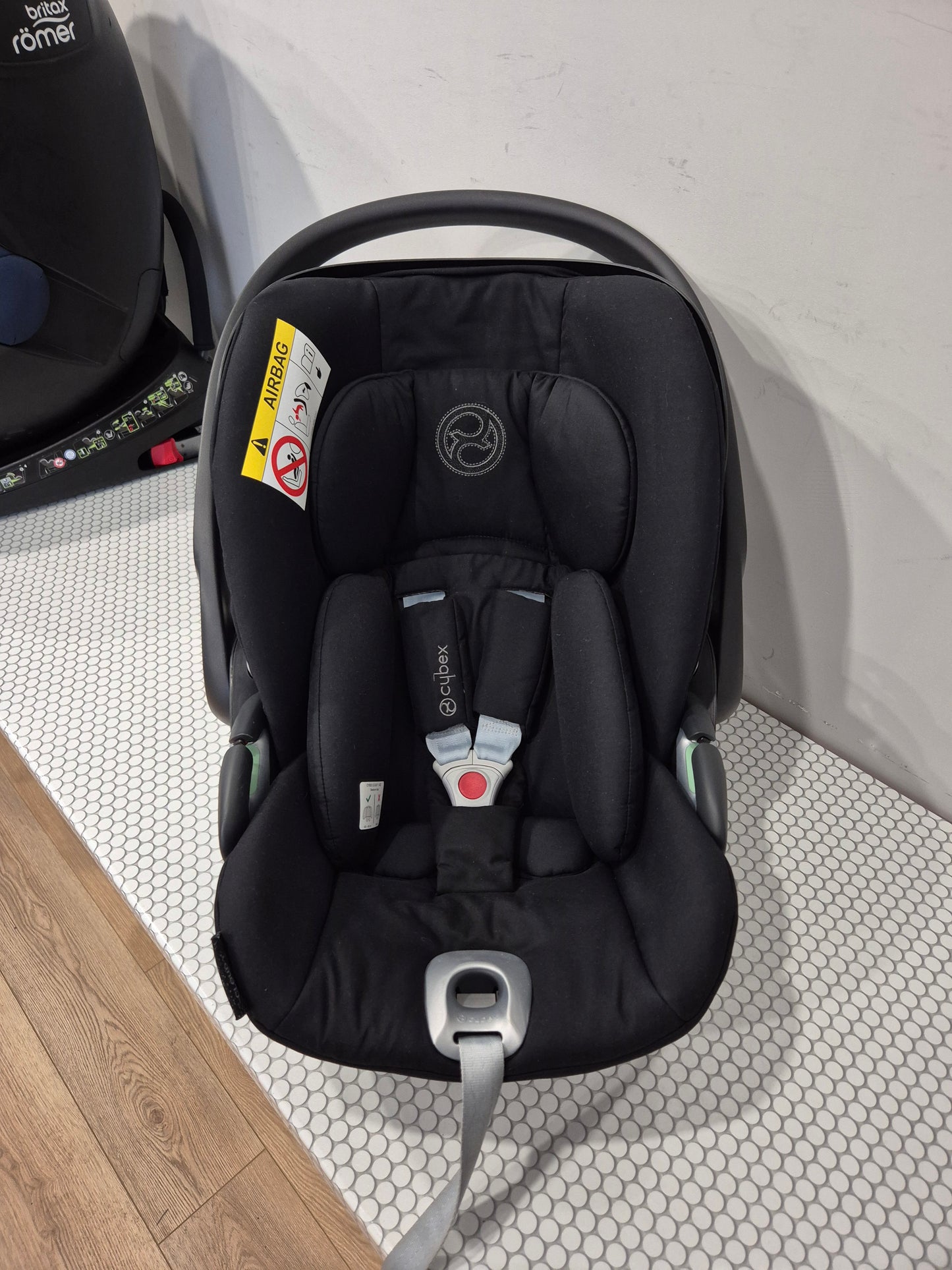 Cybex Cloud T i-Size 0-13kg. su Base T baze