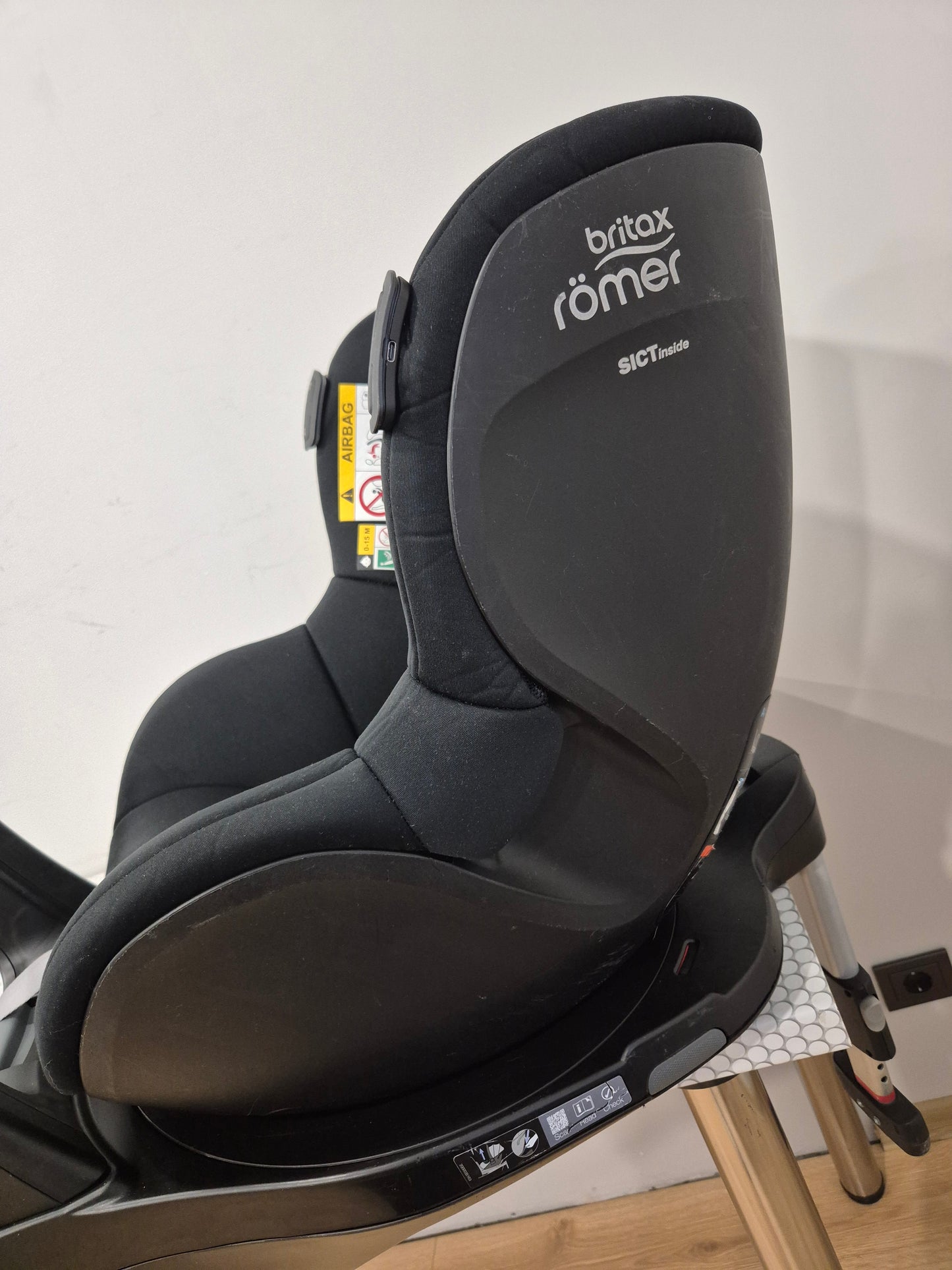 Britax DualFix iSense 0-18kg. su baze