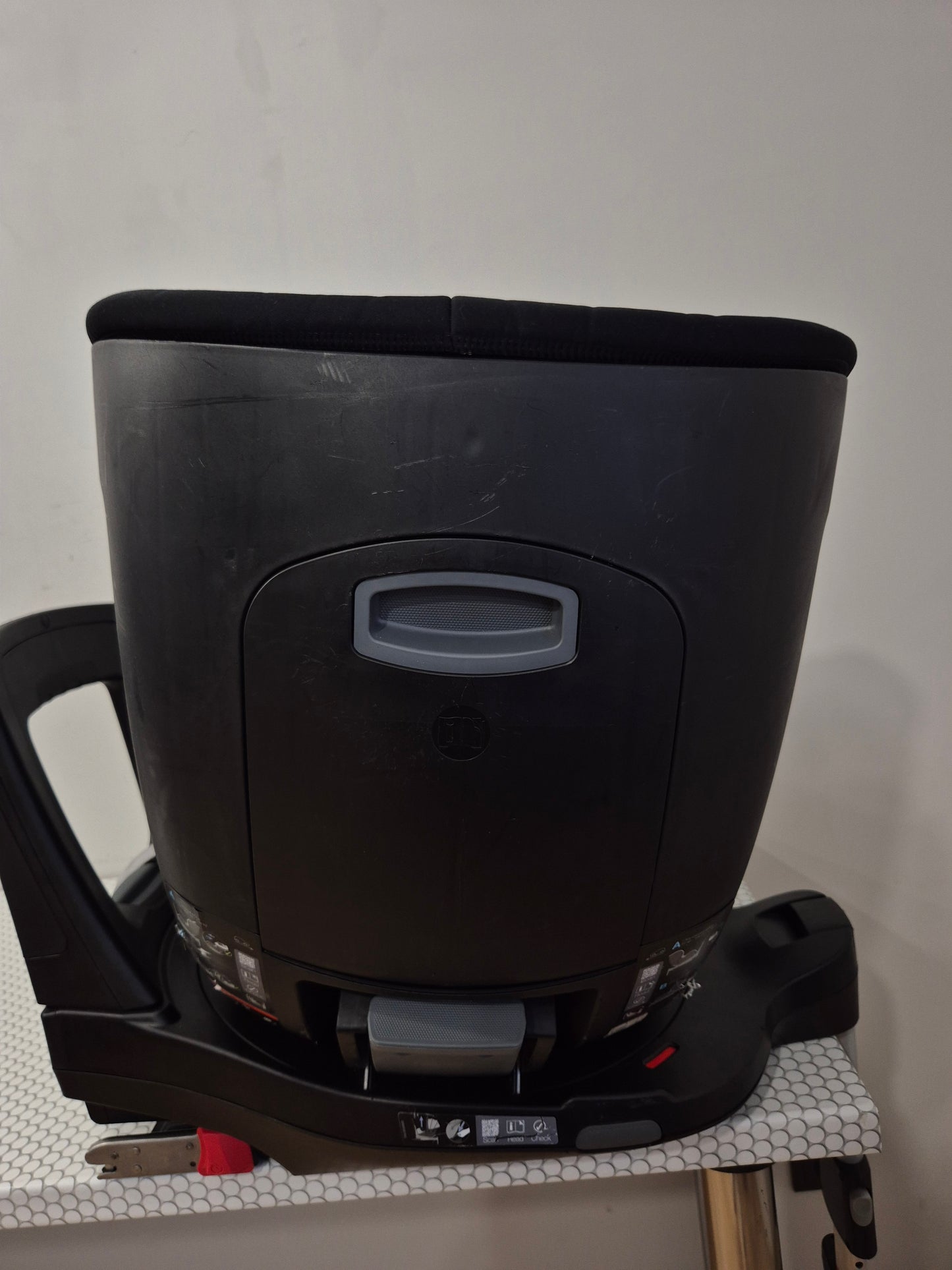Britax DualFix iSense 0-18kg. su baze