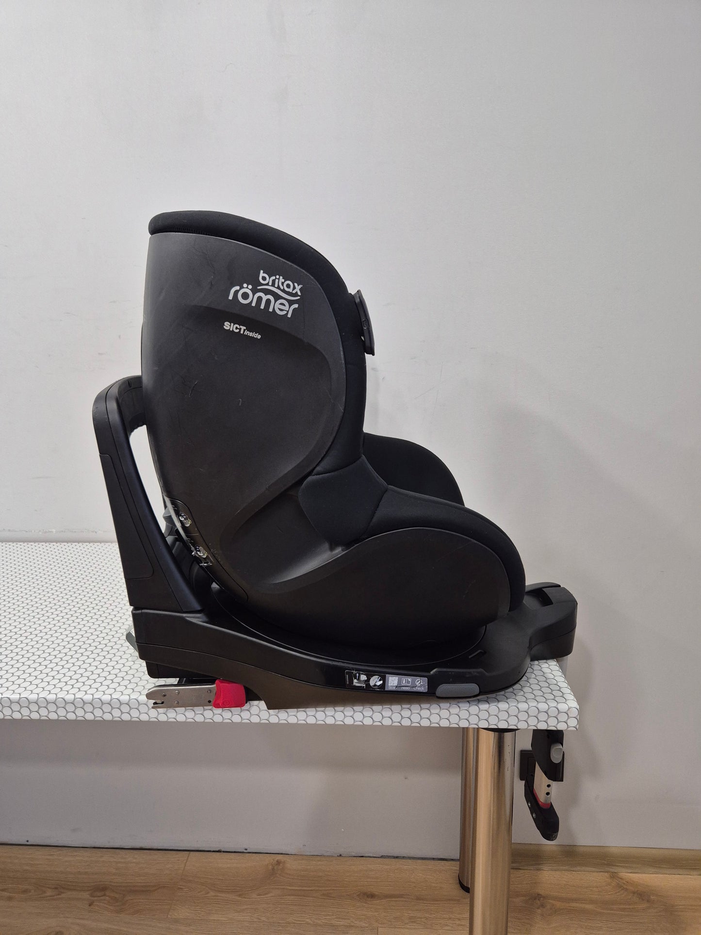 Britax DualFix iSense 0-18kg. su baze