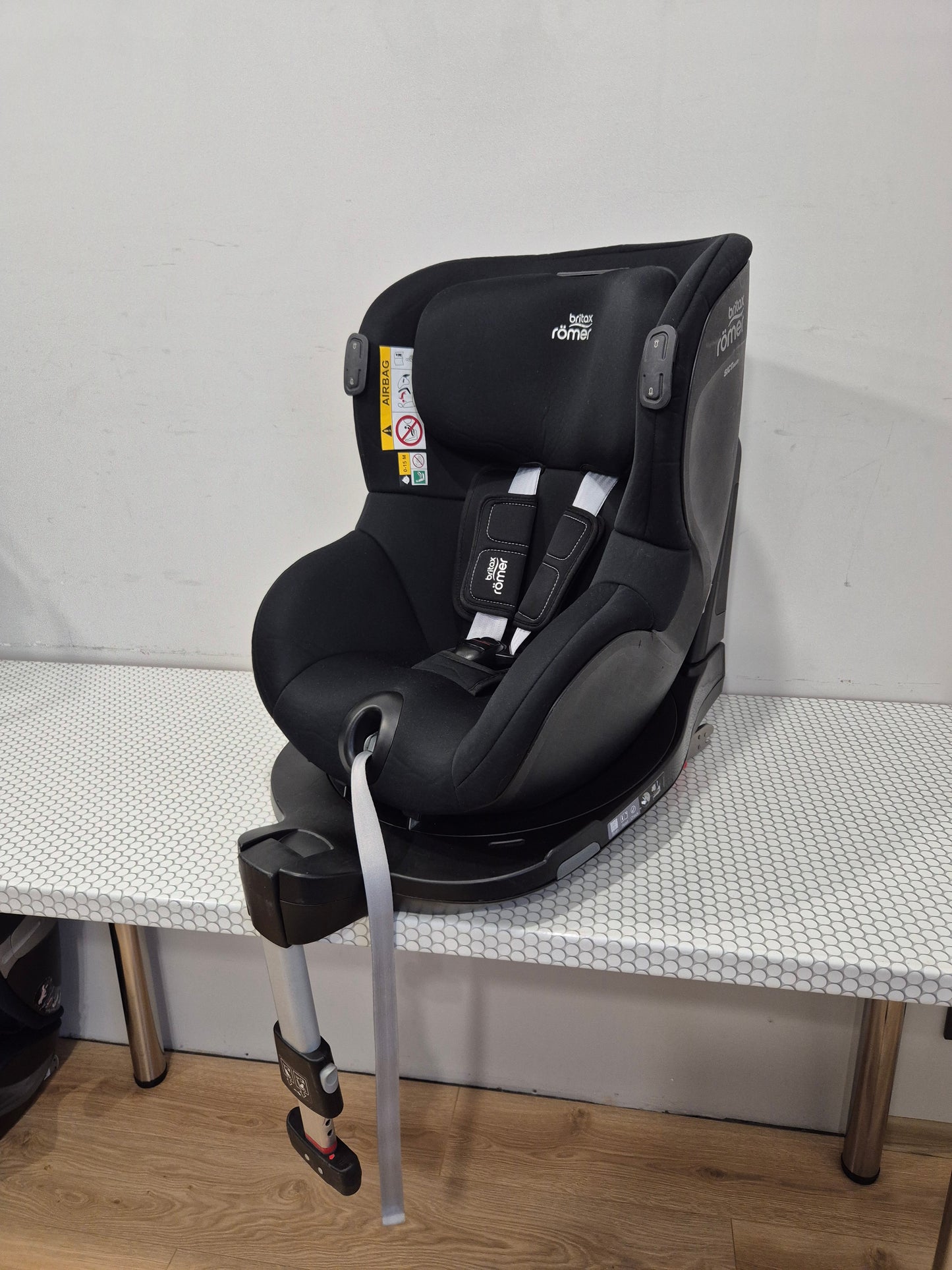 Britax DualFix iSense 0-18kg. su baze