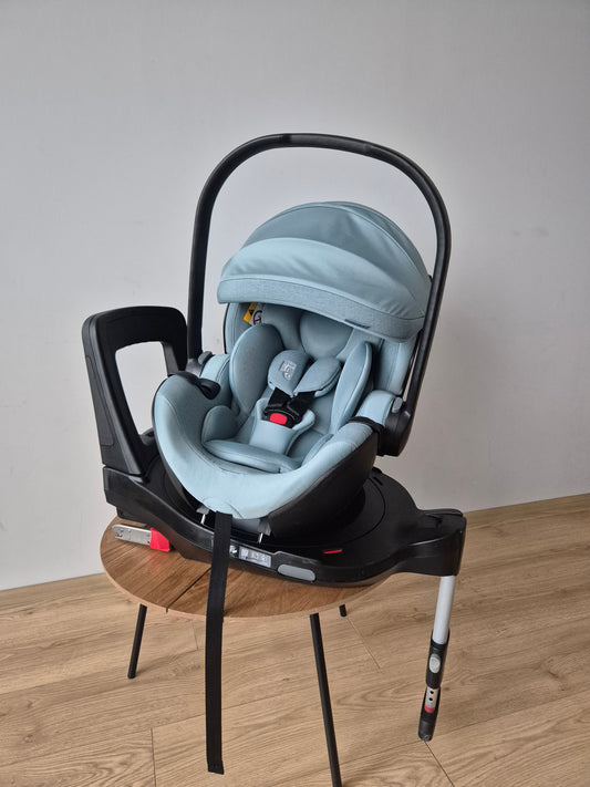 Britax Baby-Safe Pro 0-13kg. ir Flex Base iSense bazė.