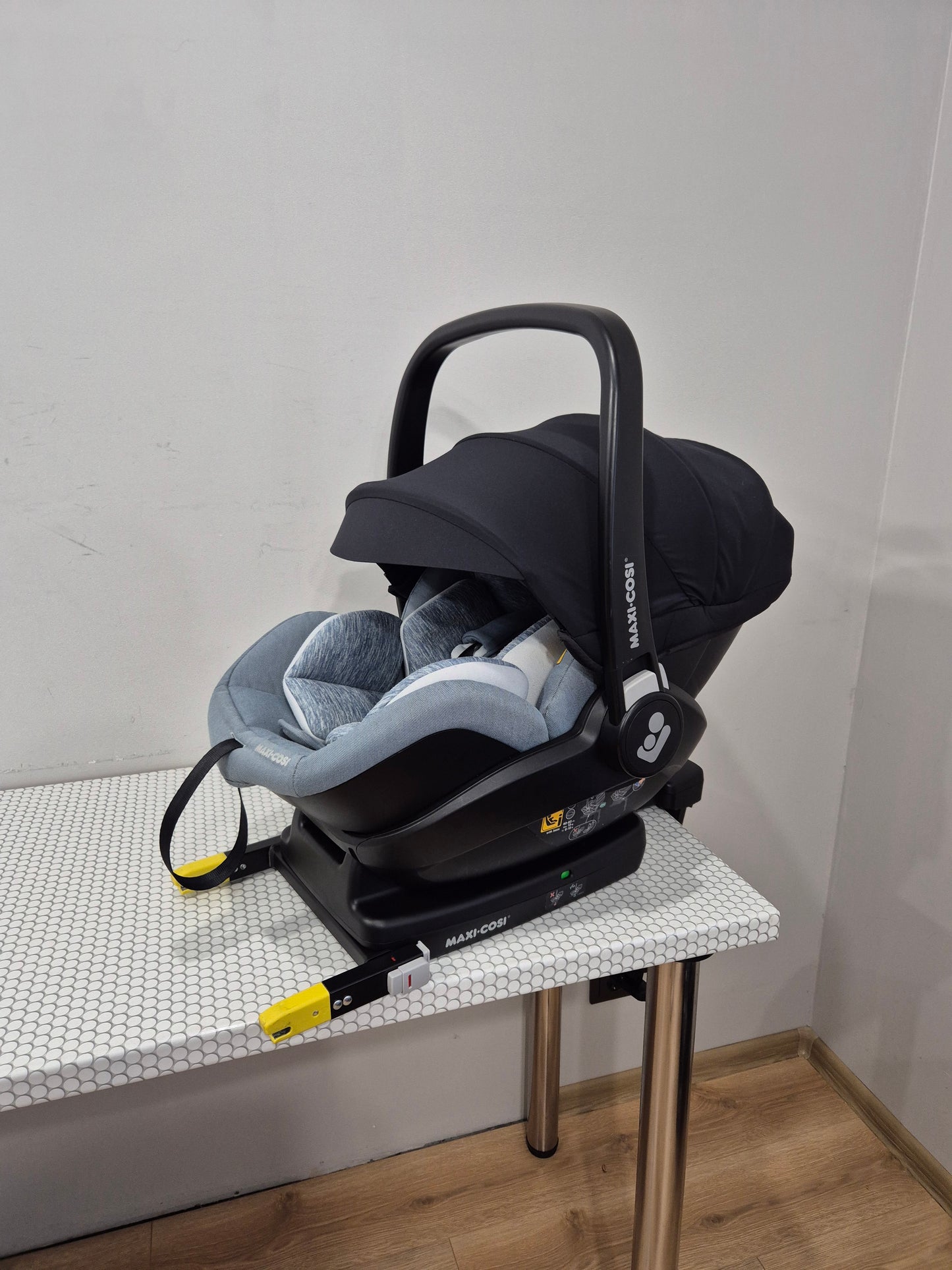 Maxi Cosi Marble i-Size 0-13kg. su IsoFix baze