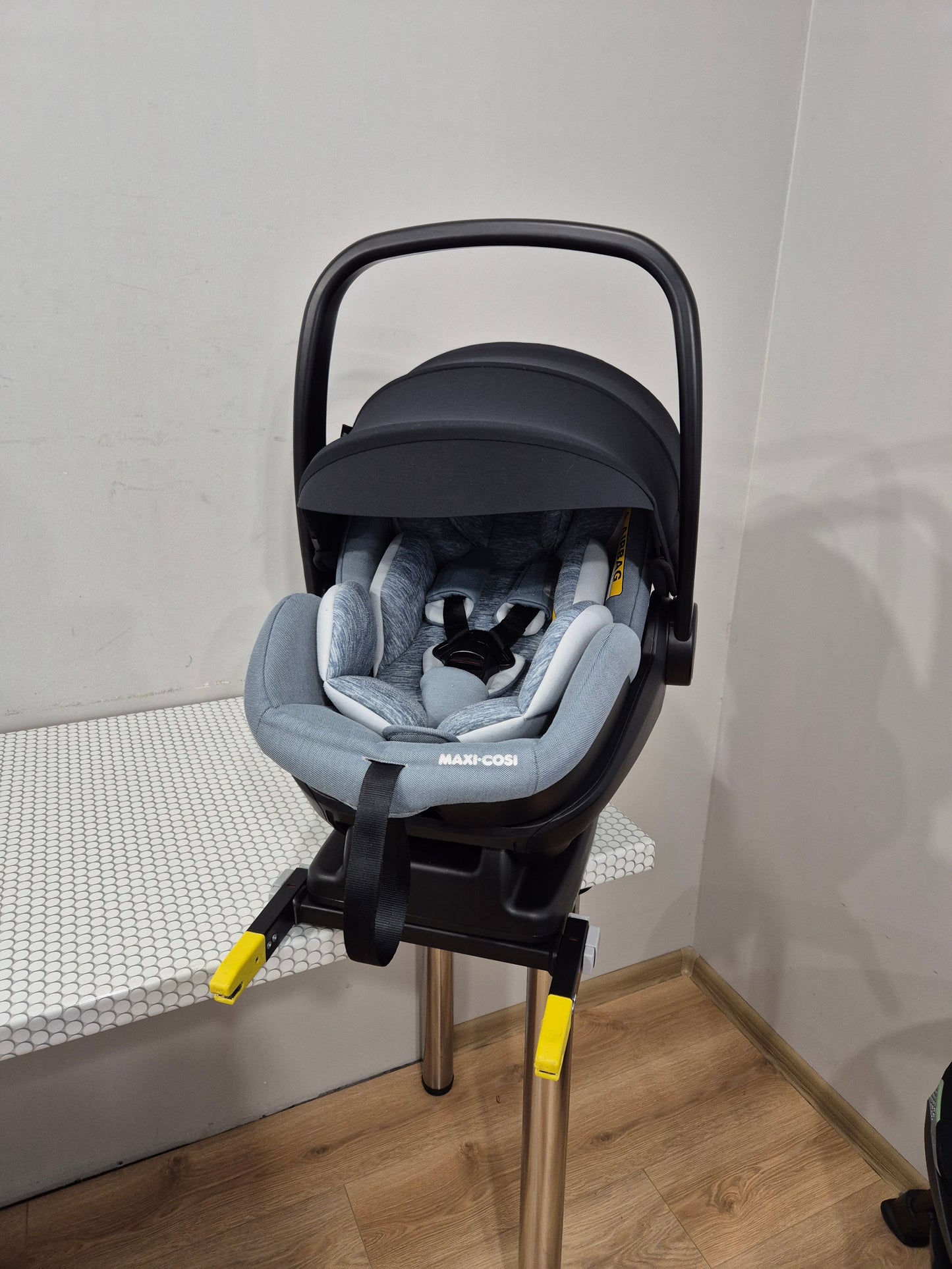 Maxi Cosi Marble i-Size 0-13kg. su IsoFix baze