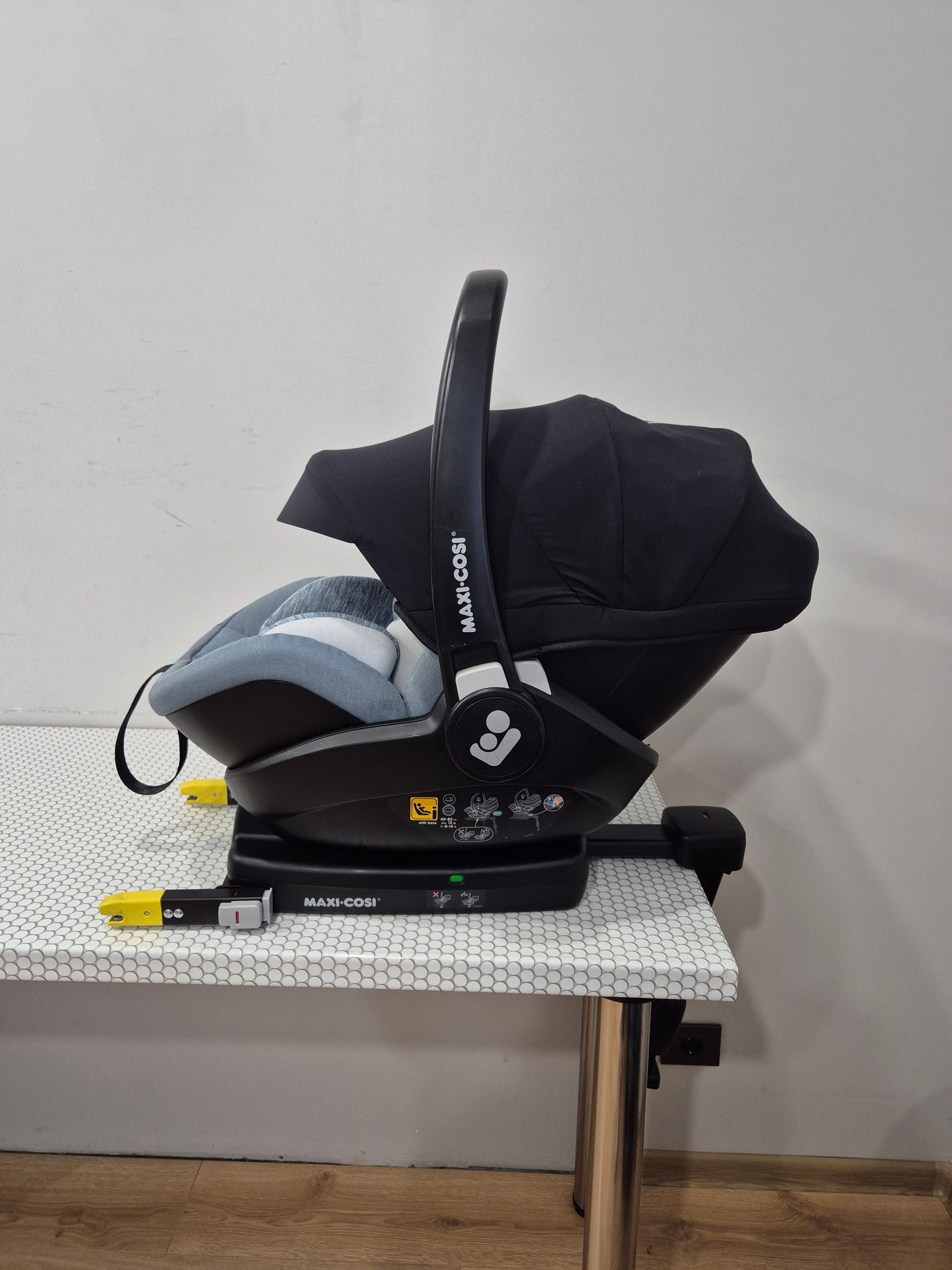 Maxi Cosi Marble i-Size 0-13kg. su IsoFix baze