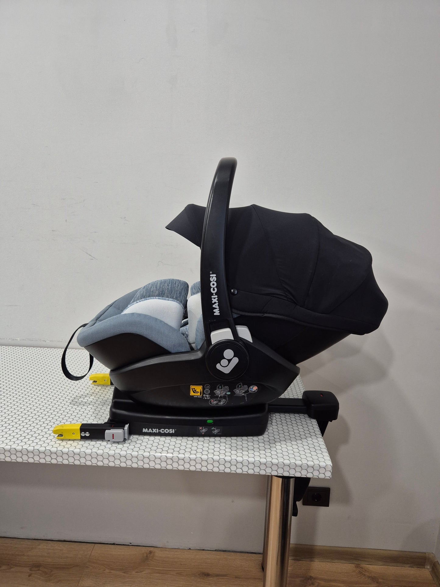 Maxi Cosi Marble i-Size 0-13kg. su IsoFix baze