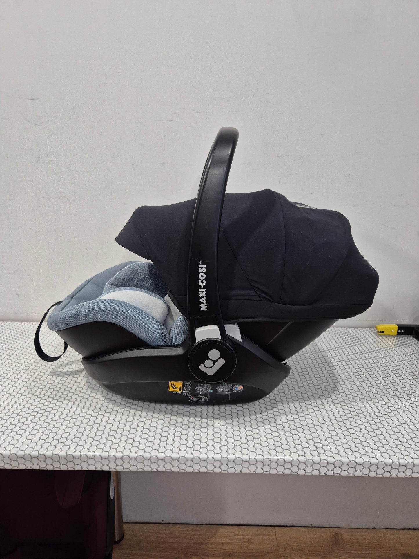 Maxi Cosi Marble i-Size 0-13kg. su IsoFix baze